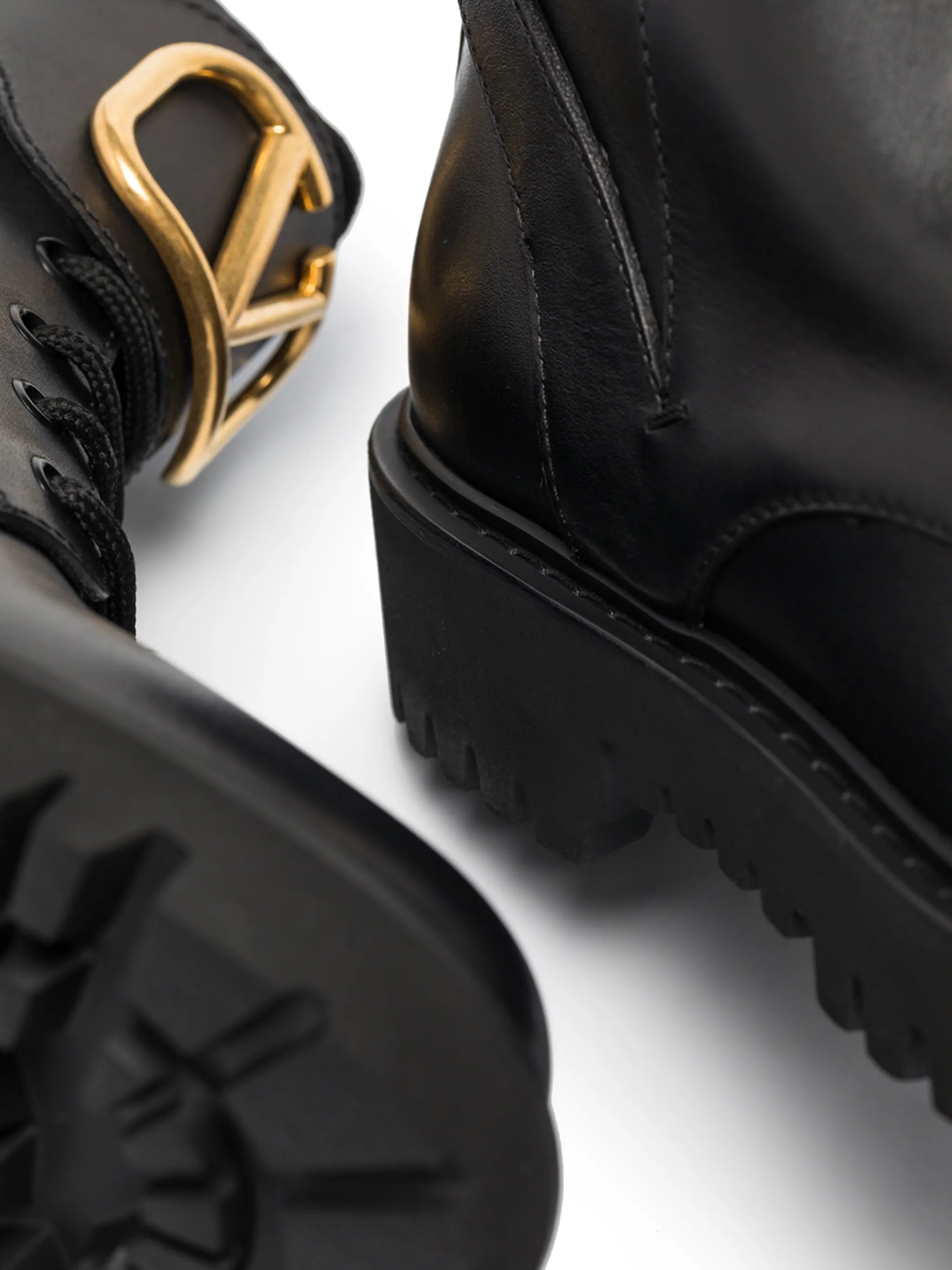45mm VLogo Signature combat boots