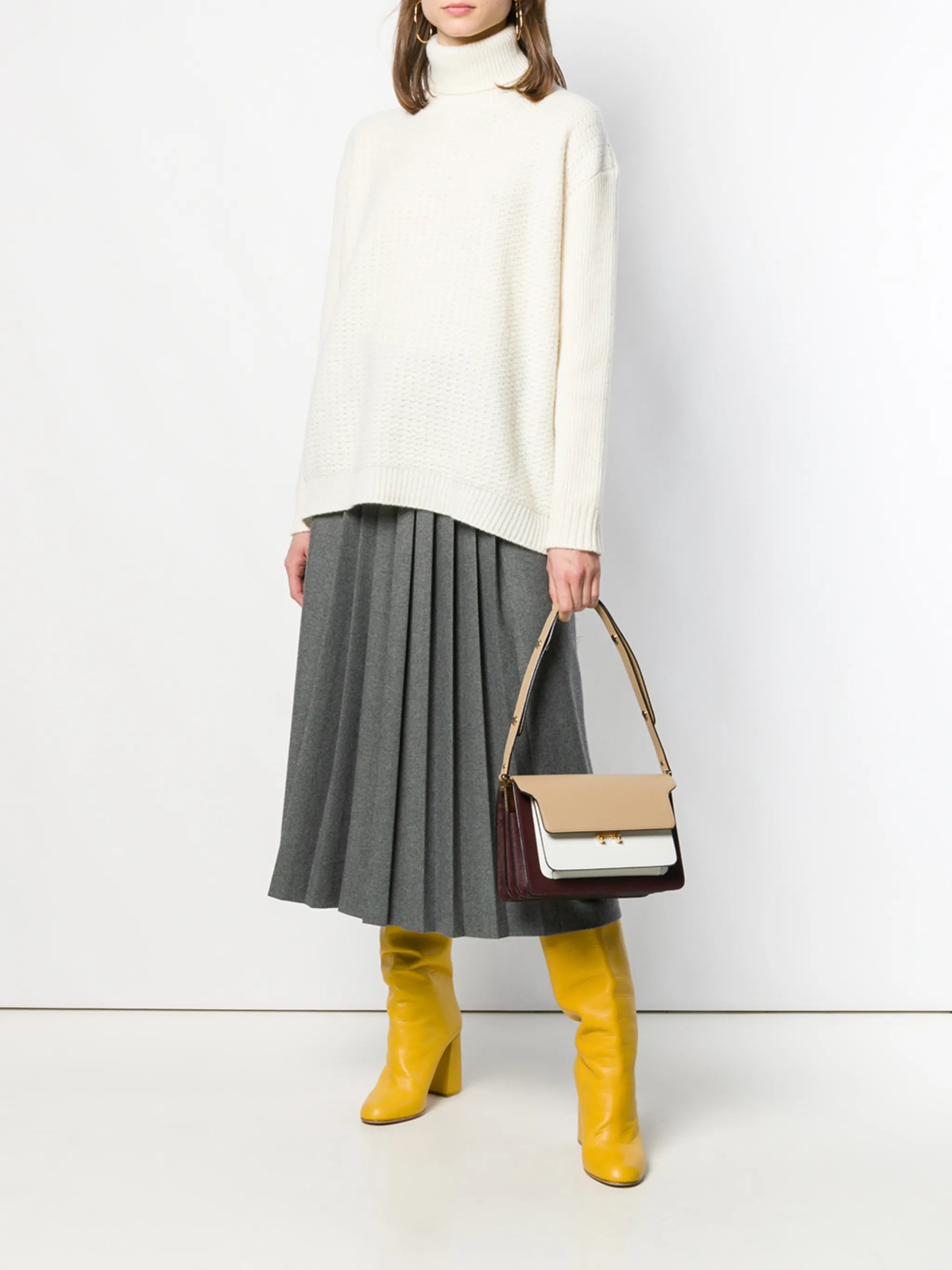 Trunk shoulder bag