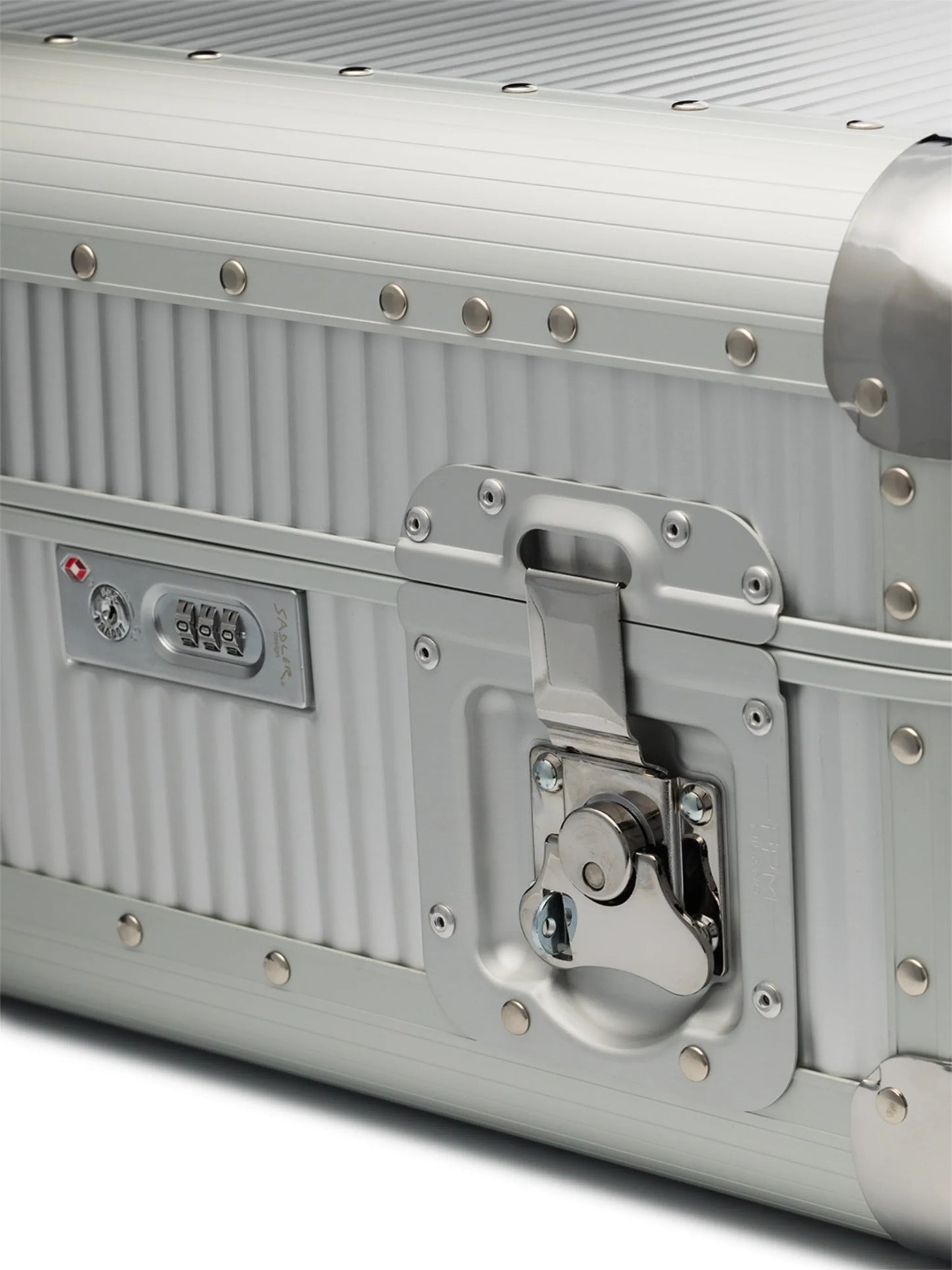 Bank S Spinner 55M suitcase