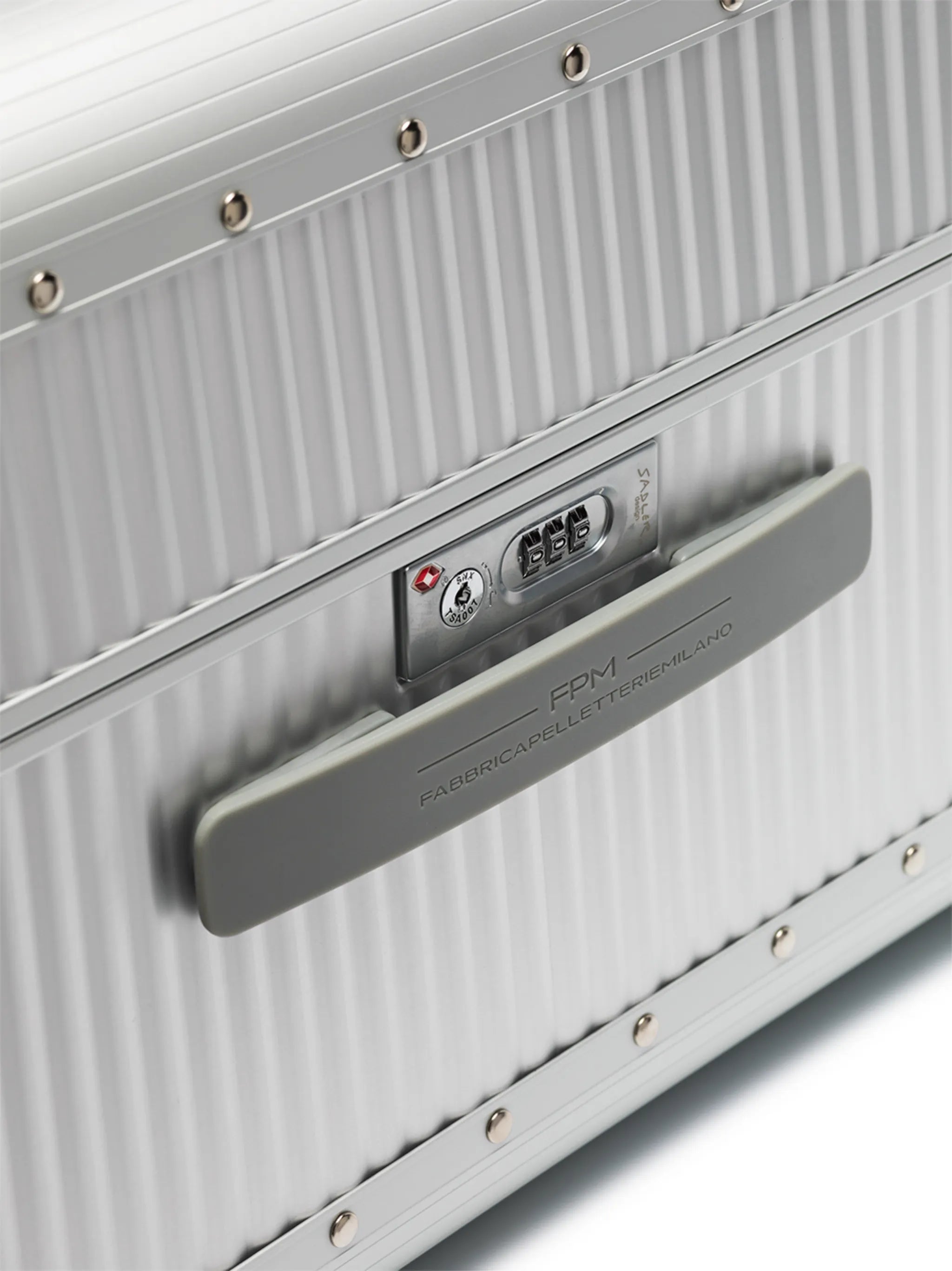 Bank S Spinner 84 suitcase