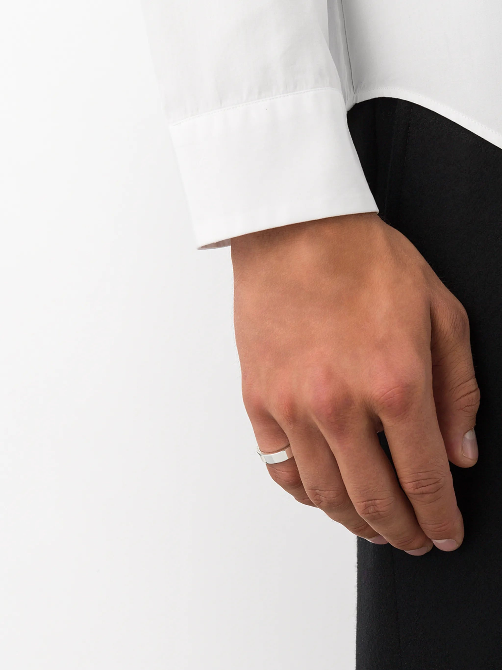 Le 7 Grammes ribbon ring
