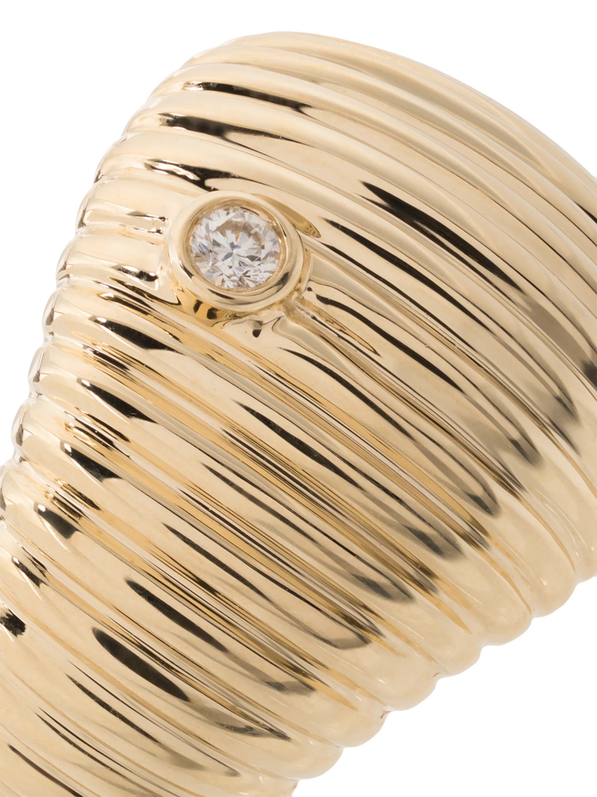 18kt gold ridged diamond ring