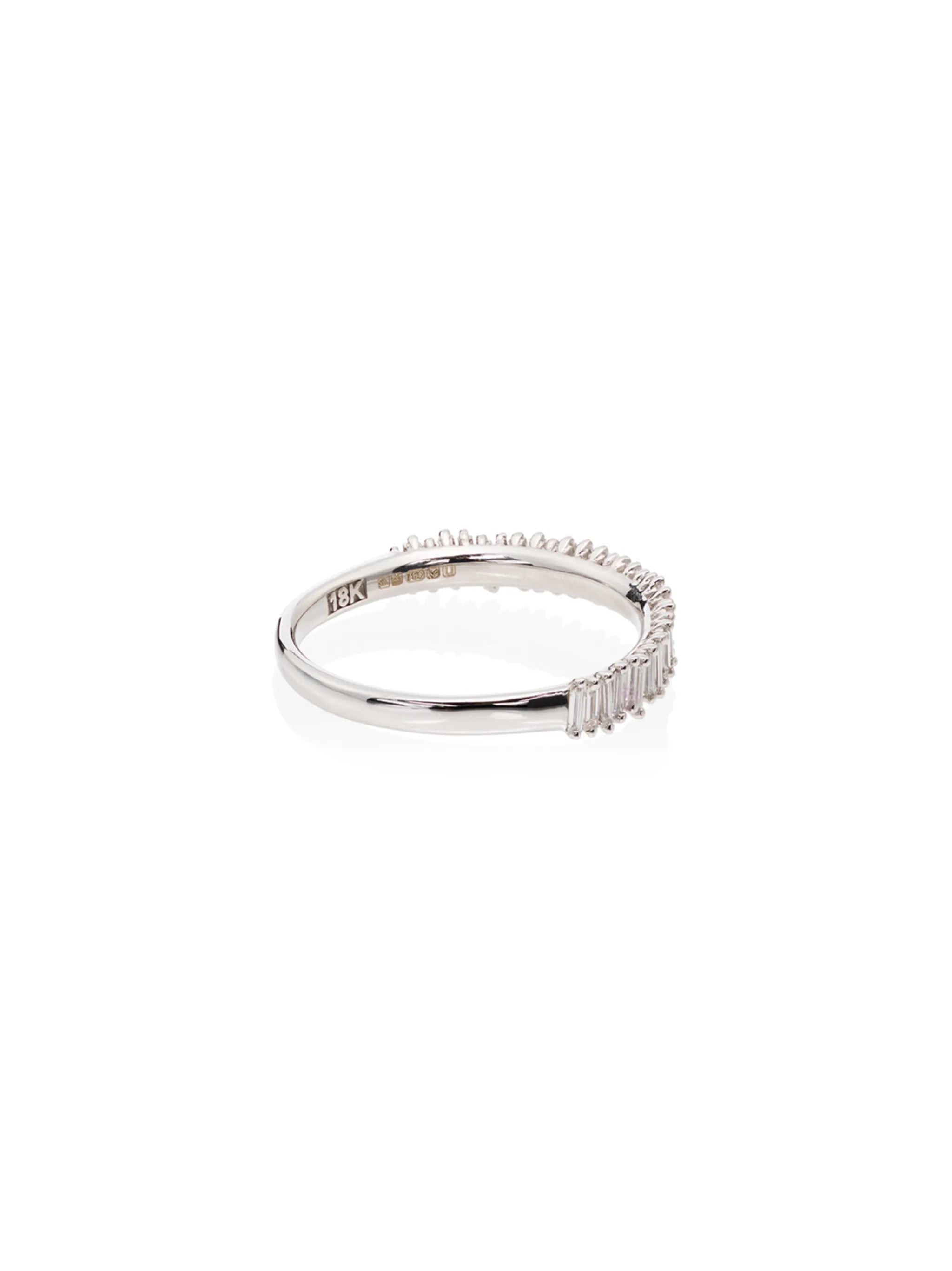 18kt white gold baguette diamond ring