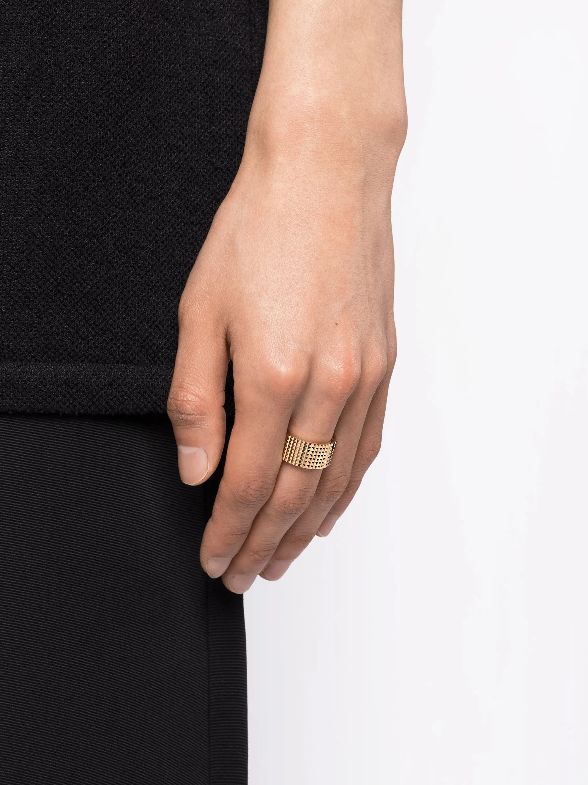 Guilloche smooth ring