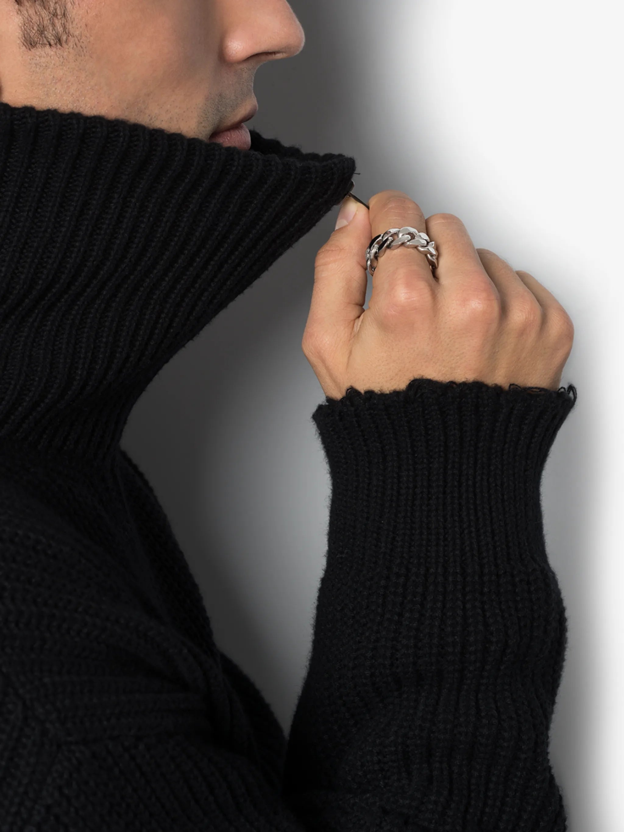 18K white gold pavé diamond link ring