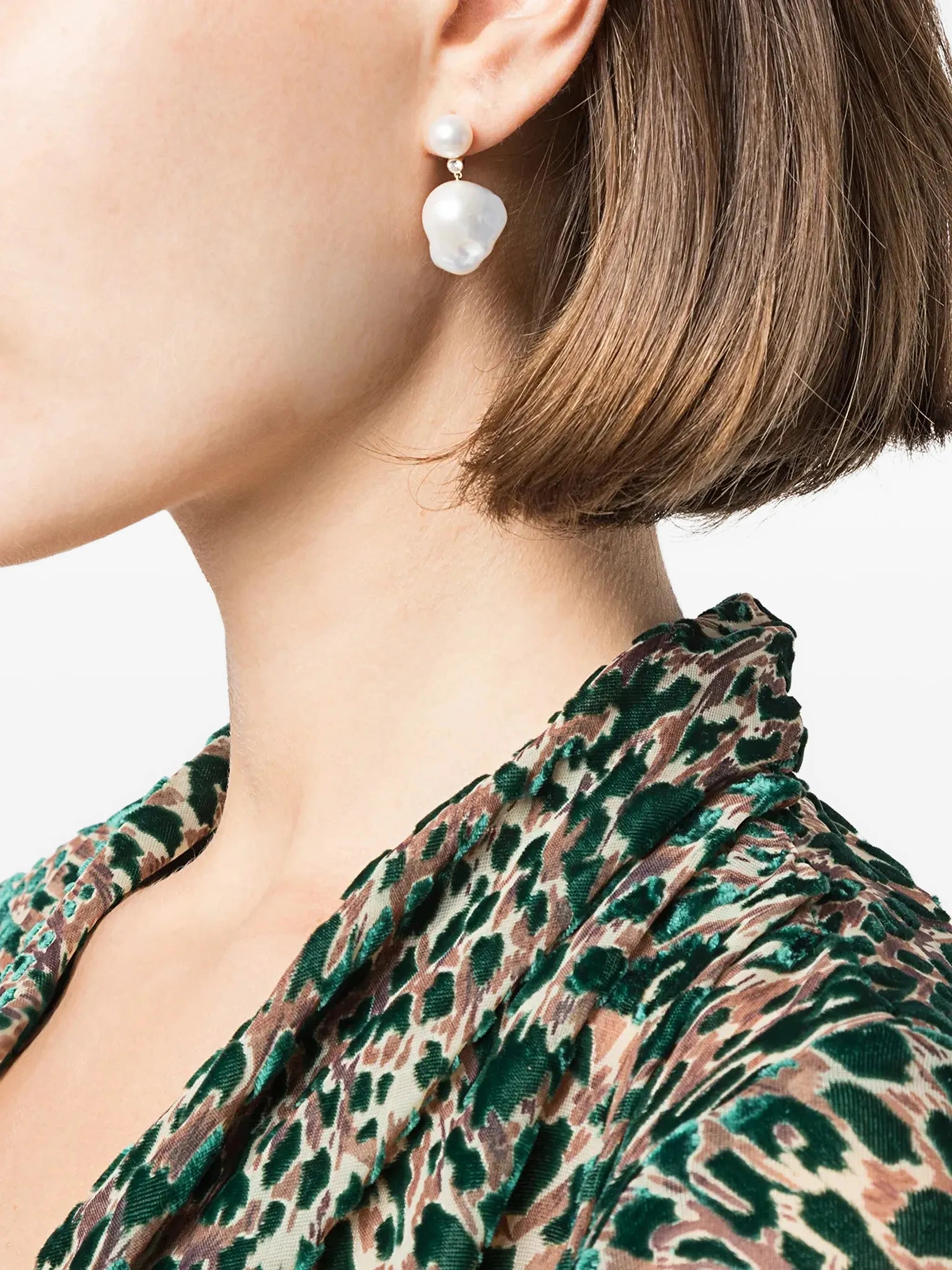 Venus diamond earrings