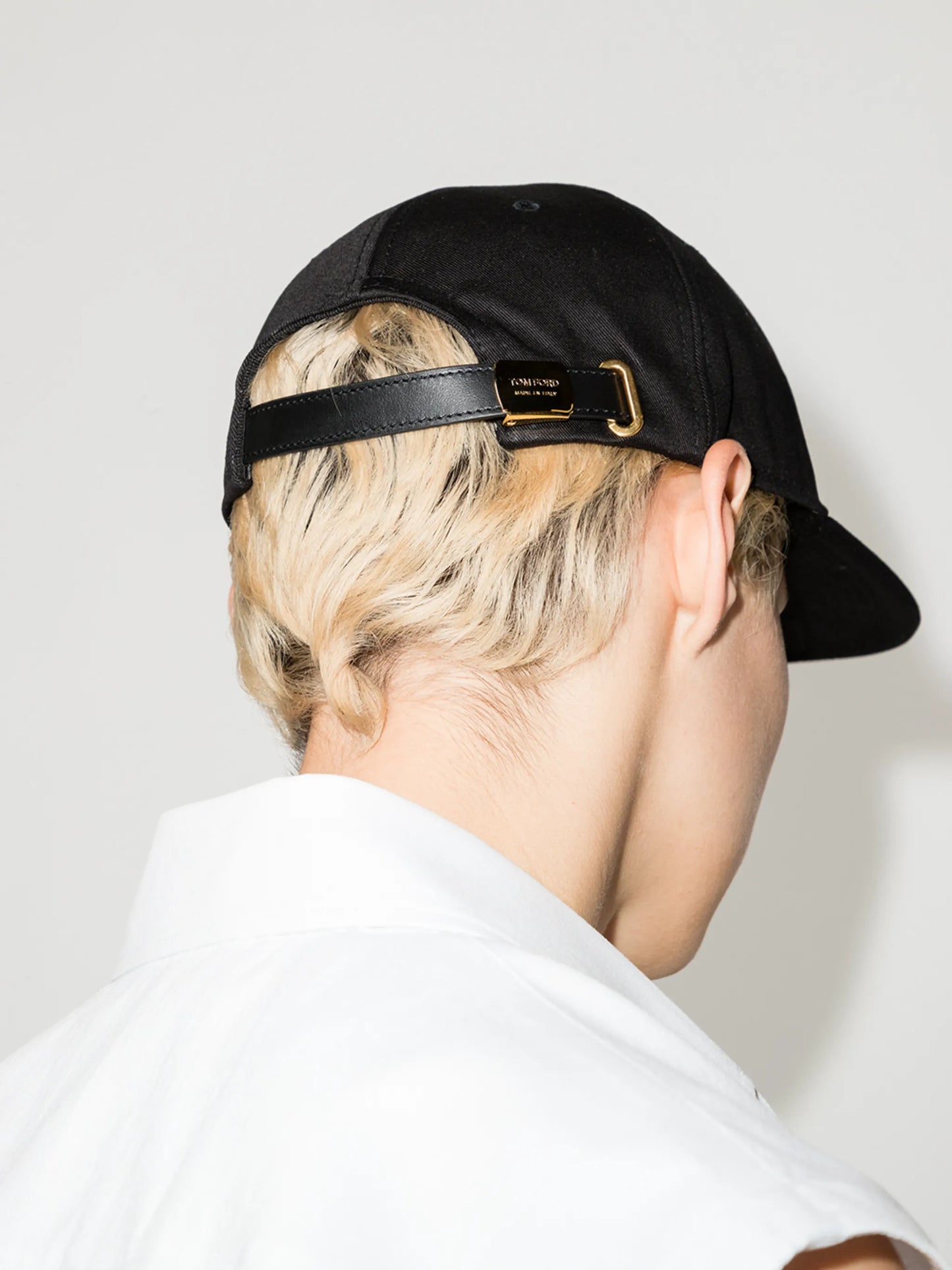 logo-embellished baseball cap