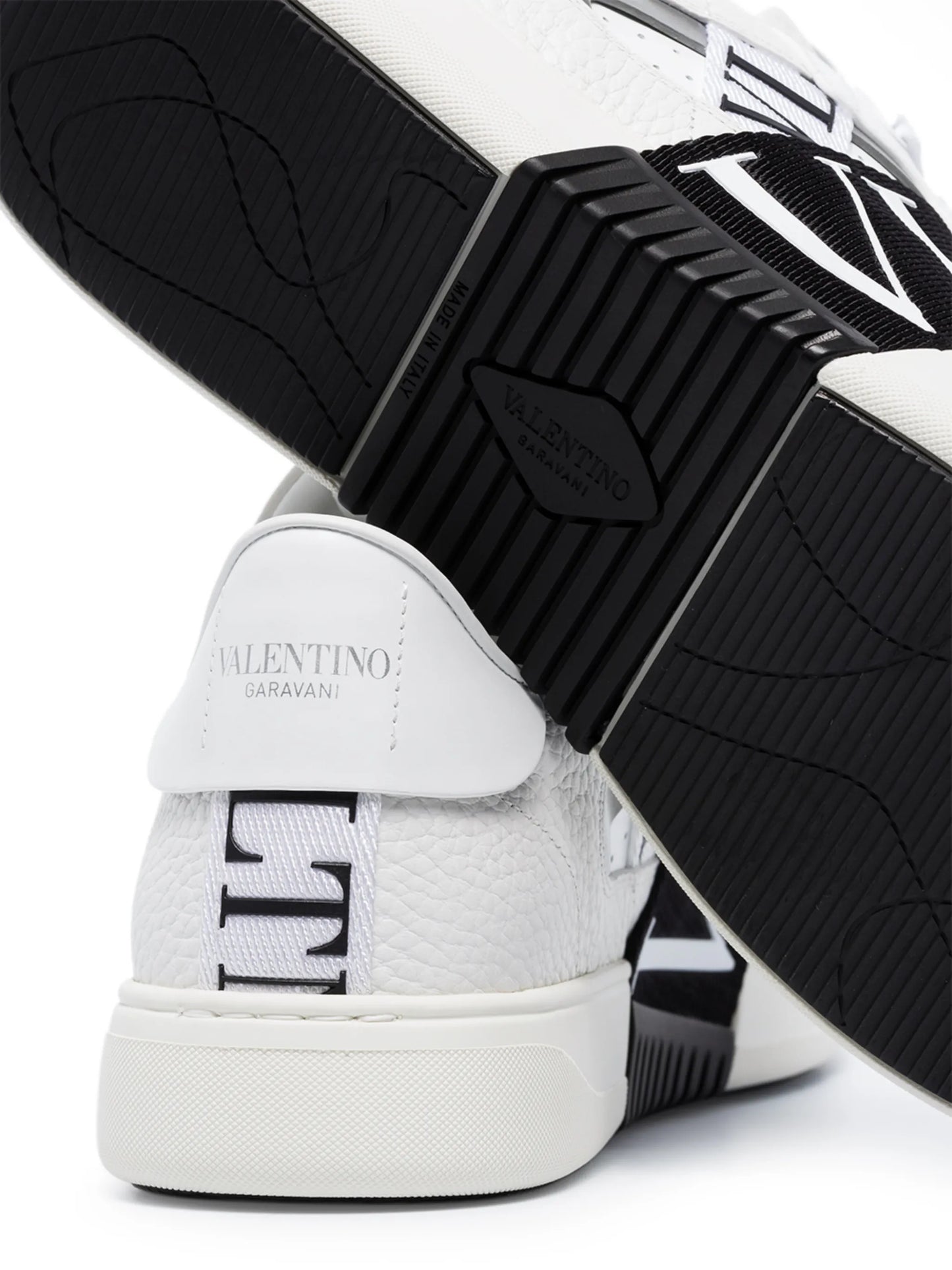 VL7N logo-strap sneakers