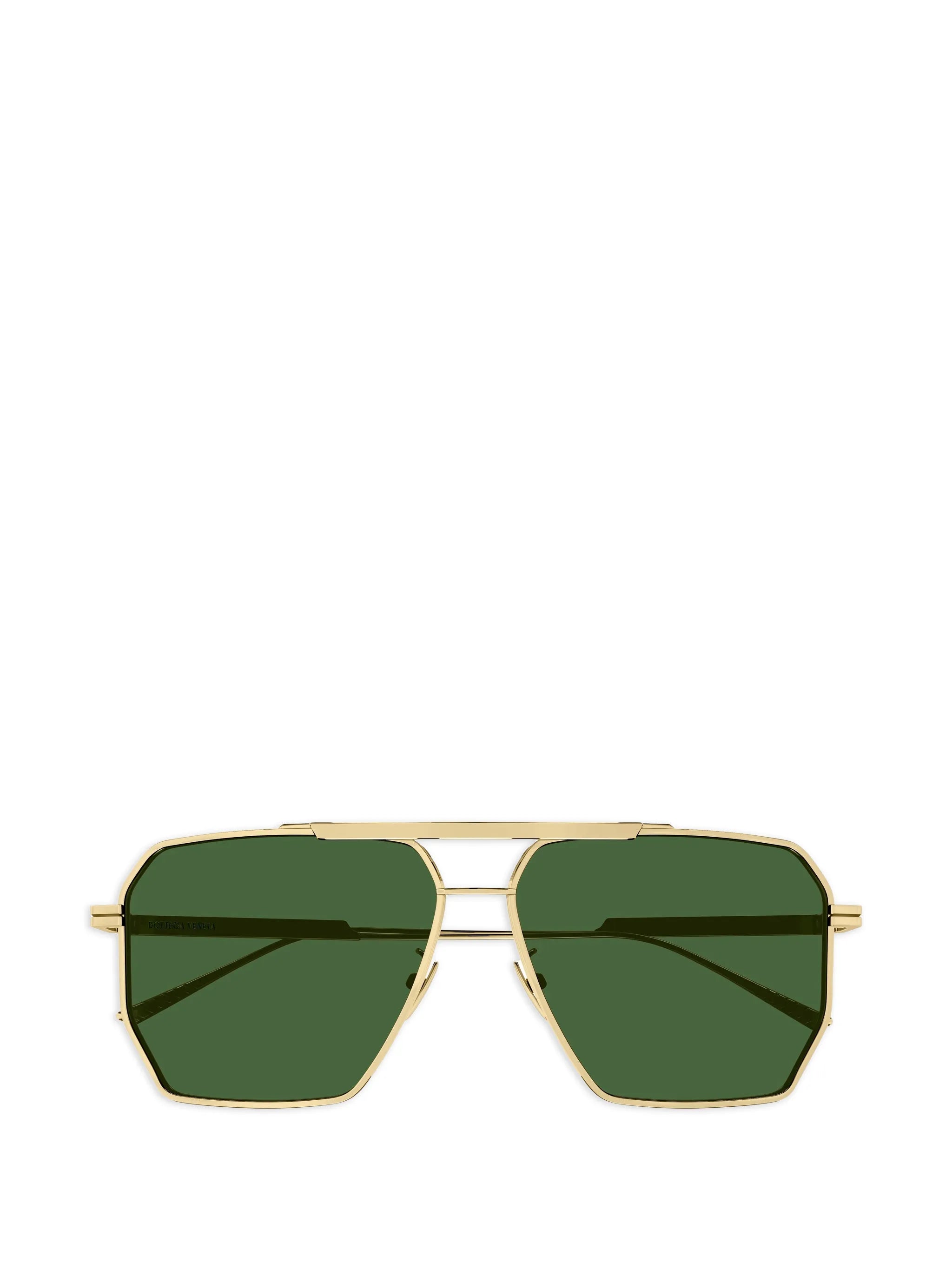 aviator-frame sunglasses