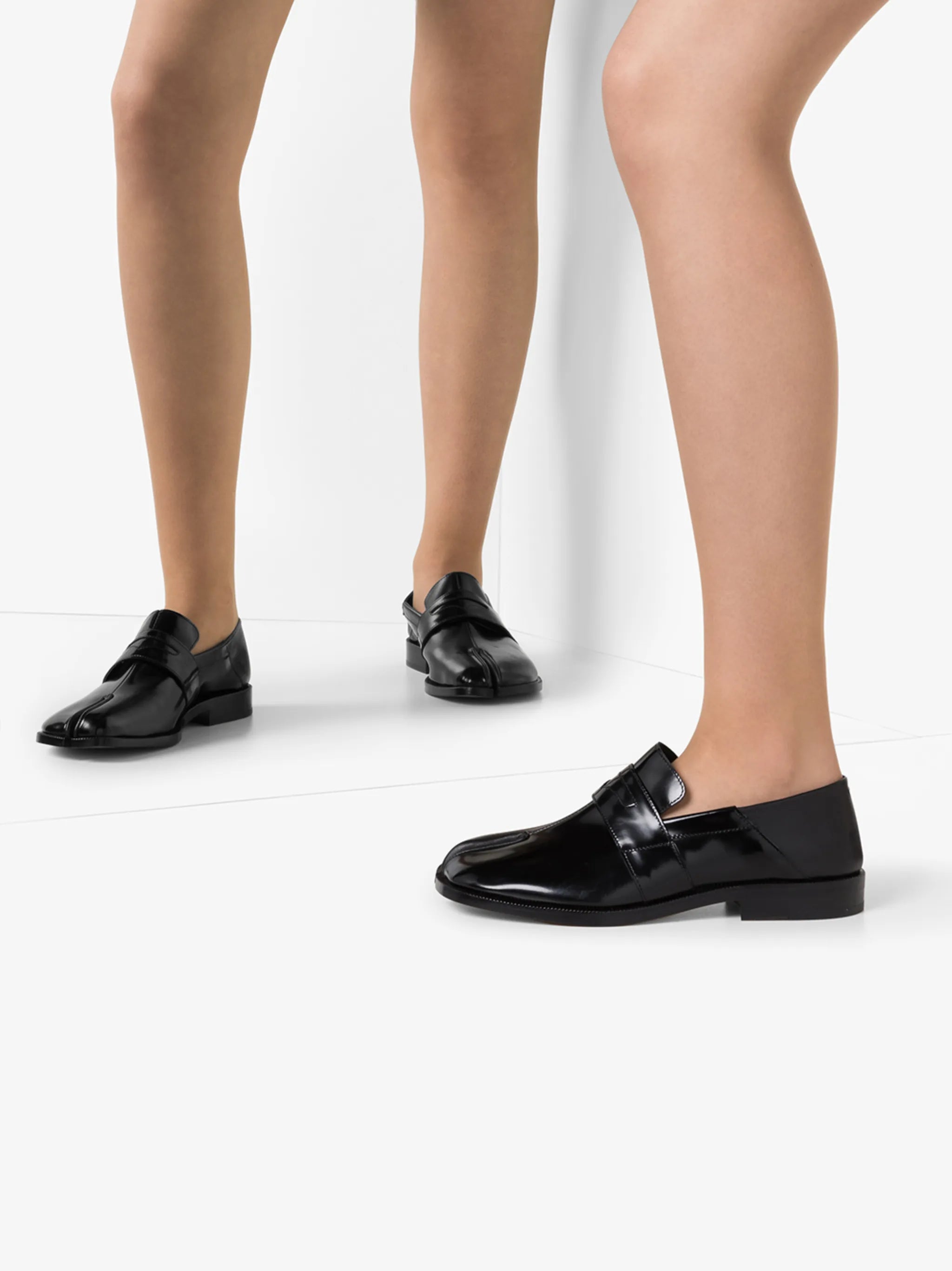 Tabi leather loafers
