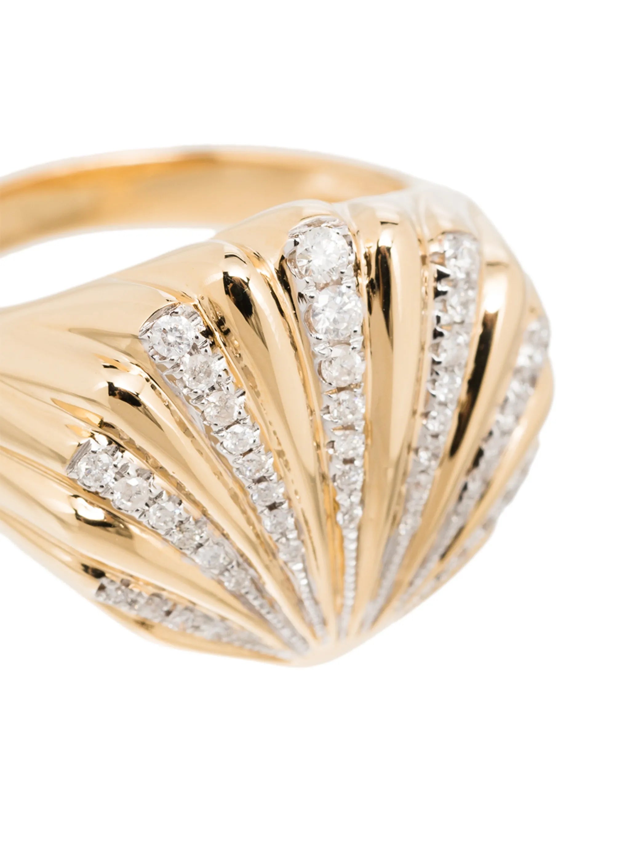 18kt gold diamond shell ring