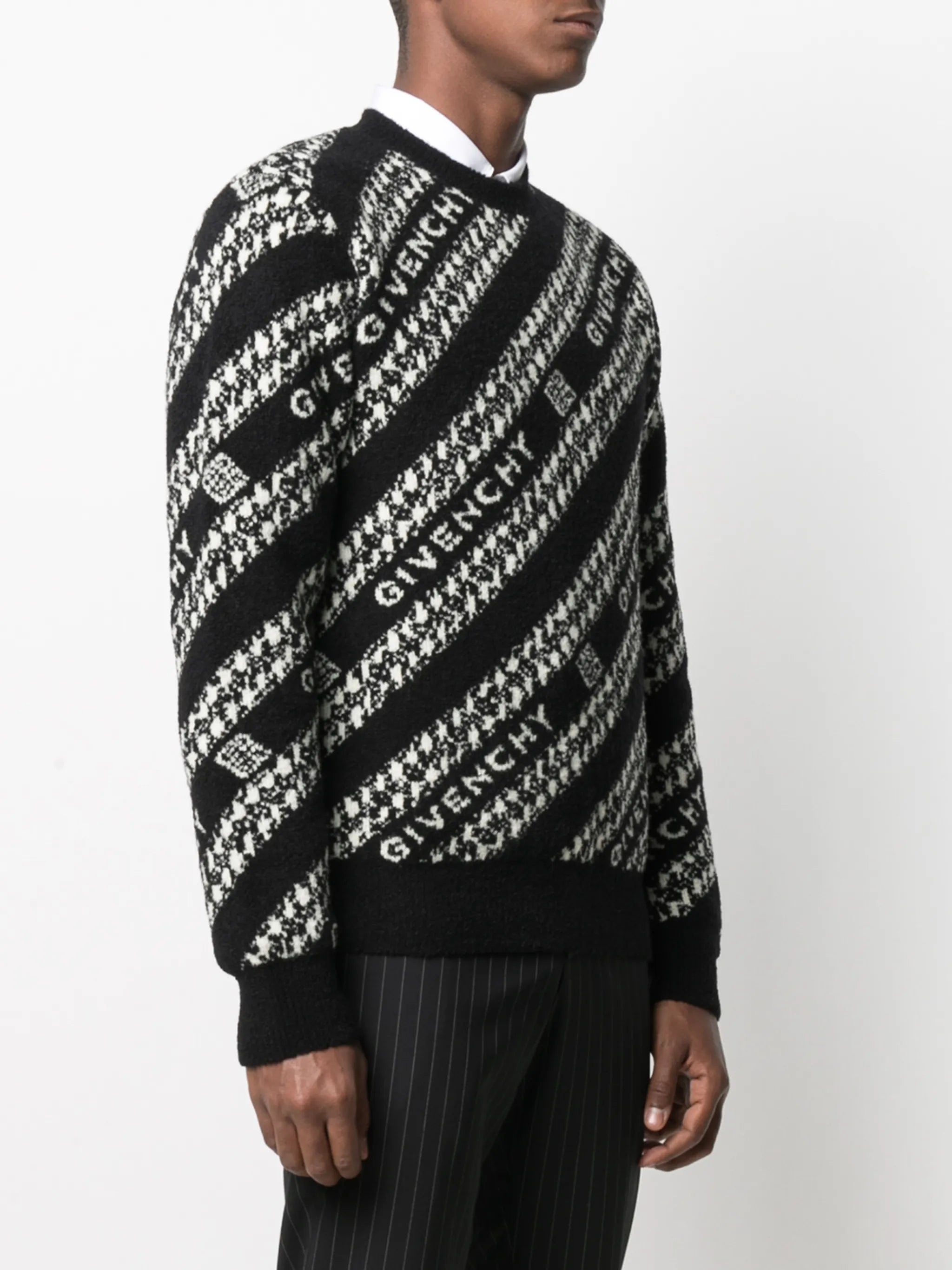 Chain logo jumper