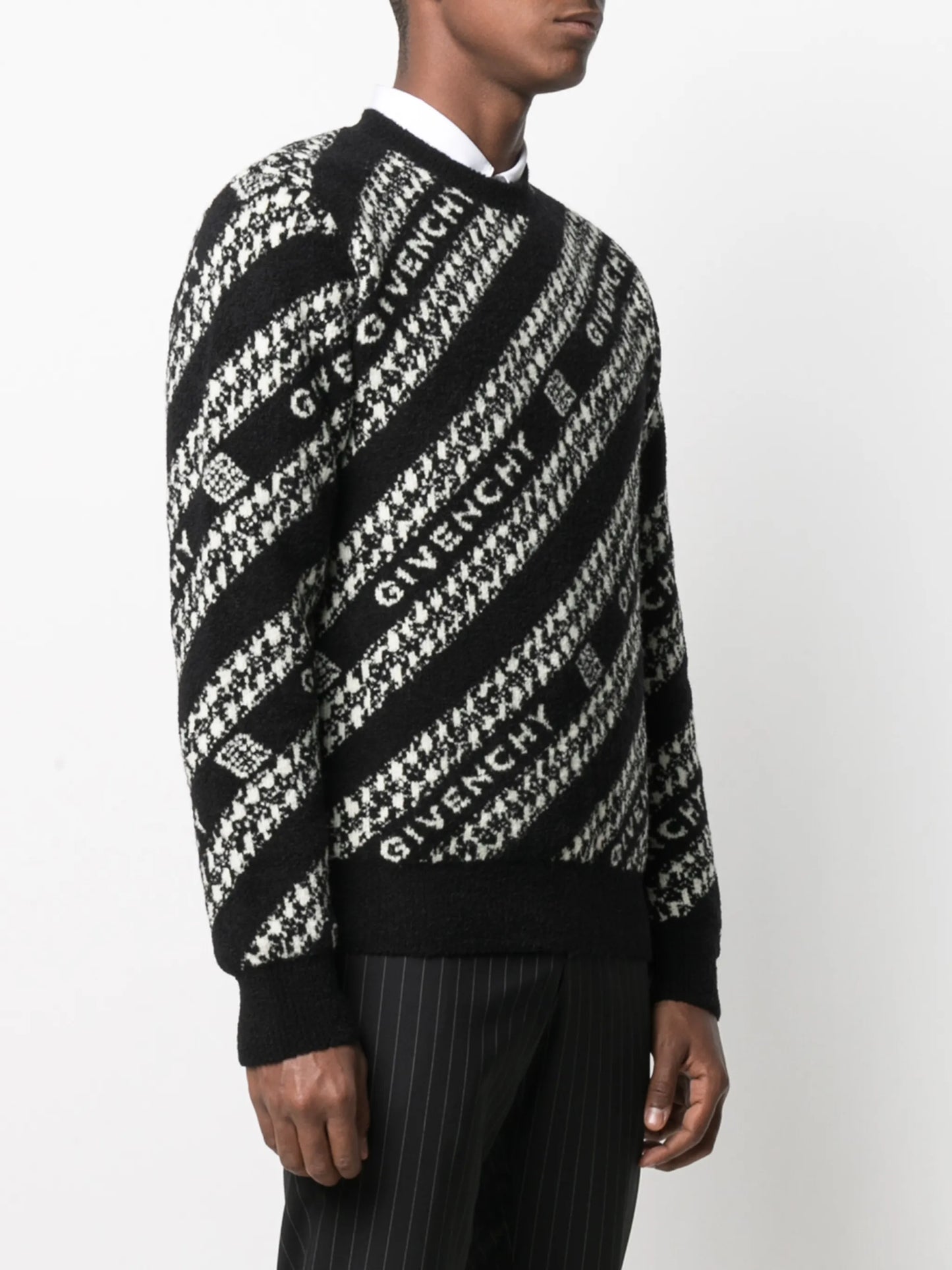 Chain logo jumper