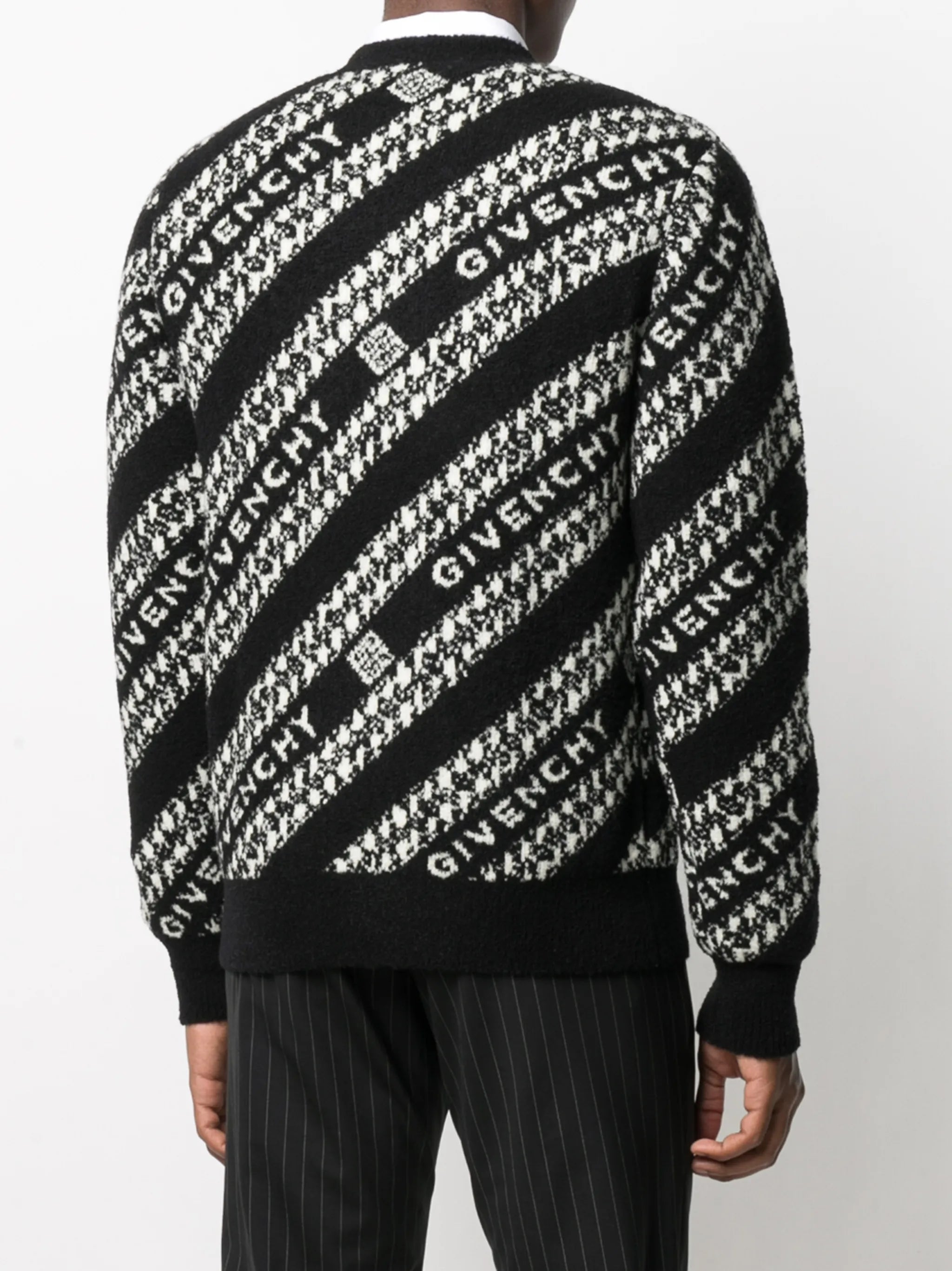 Chain logo jumper