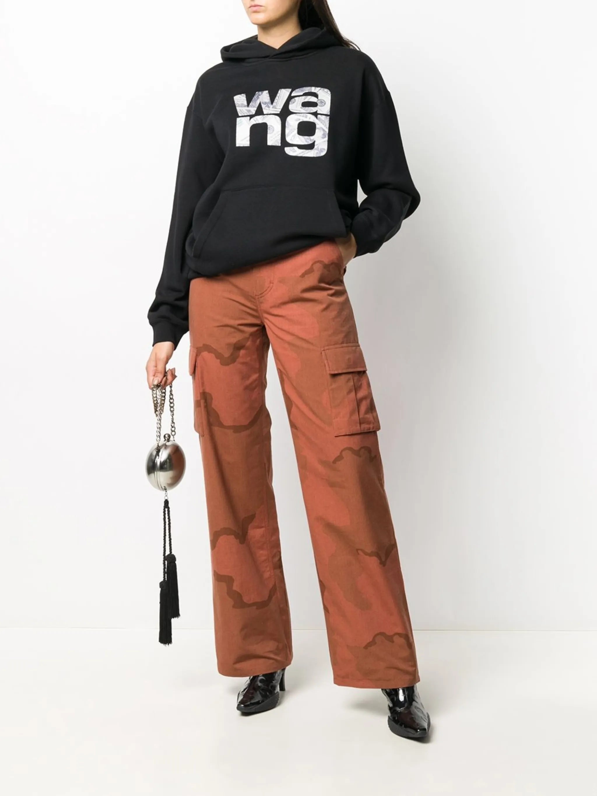 camouflage-print trousers