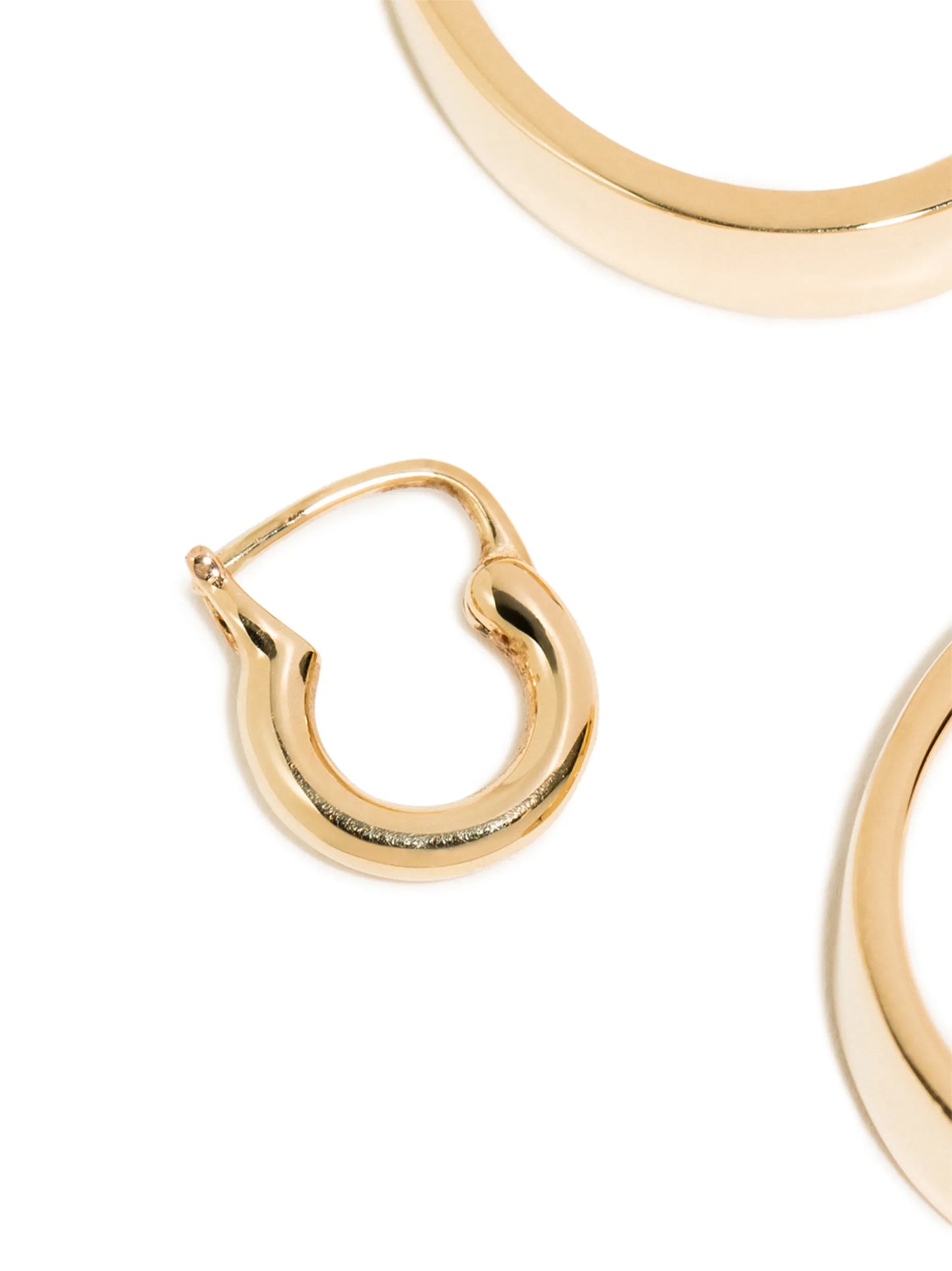 14kt yellow gold single huggie earring