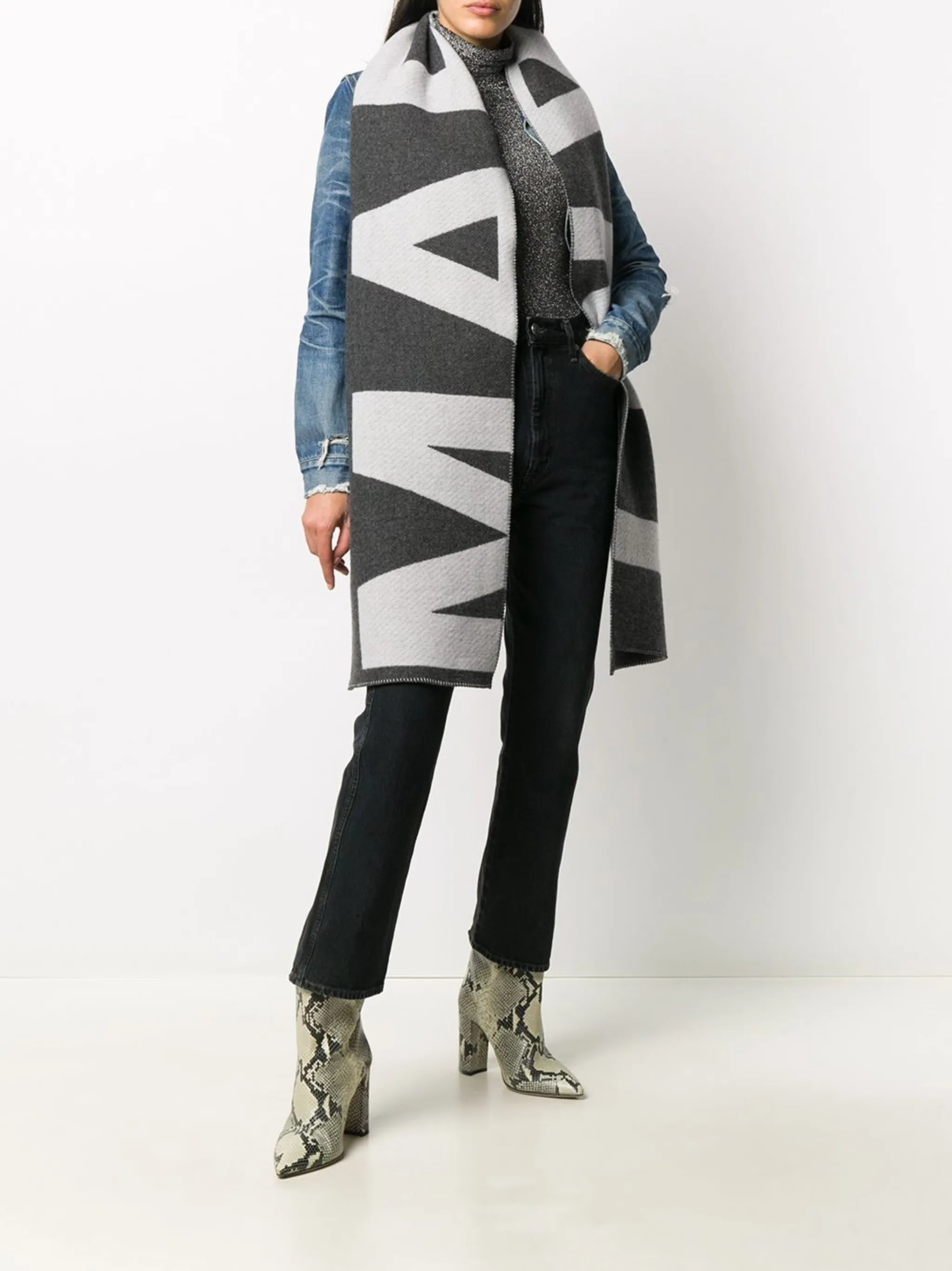 Loli logo-print blanket scarf