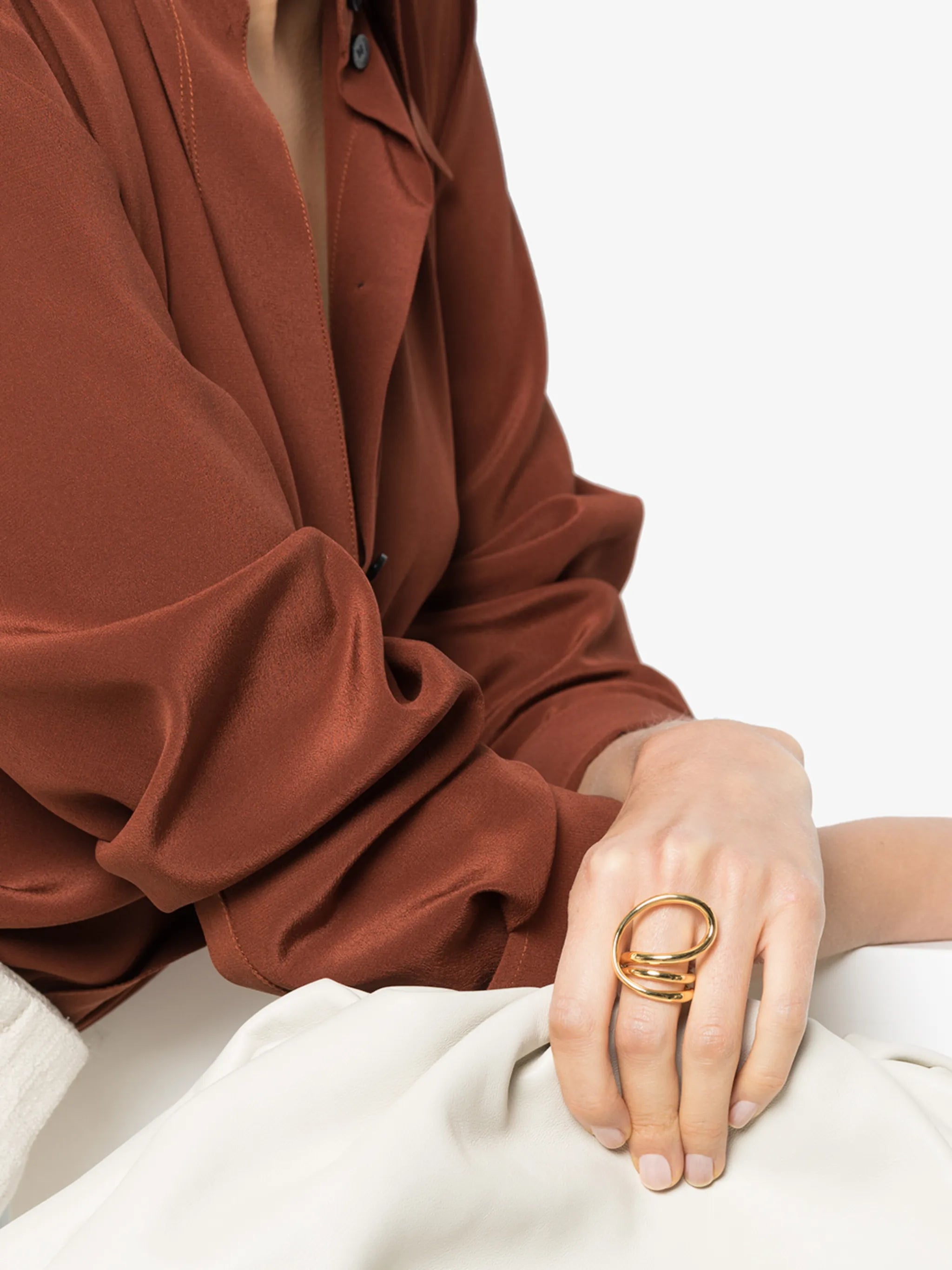 Round Trip sculpted ring