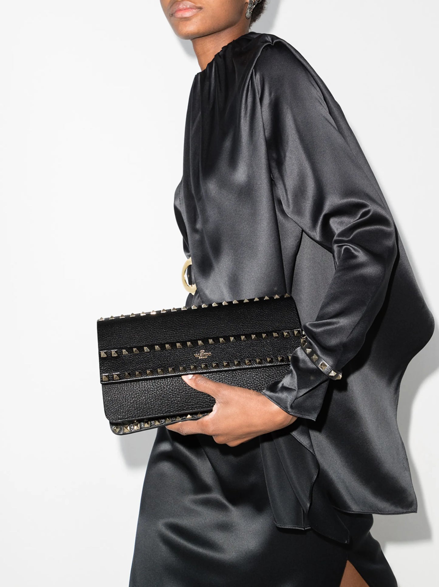 Rockstud grained leather envelope clutch