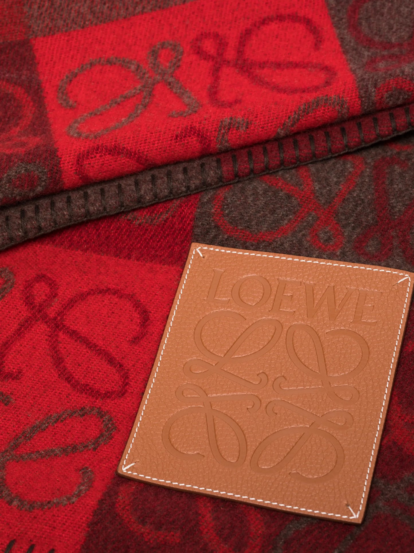 Anagram jacquard scarf