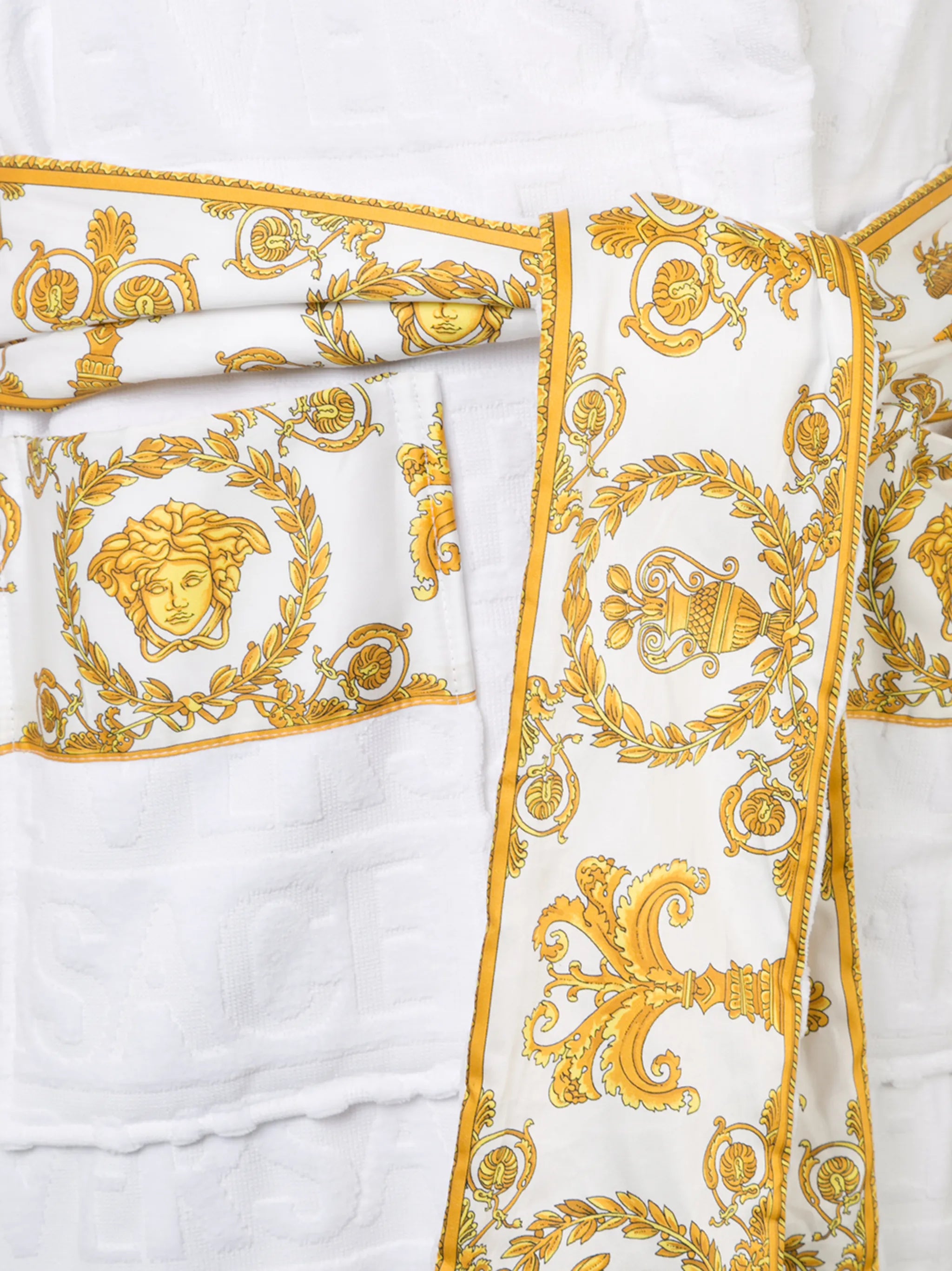 I Love Baroque bathrobe