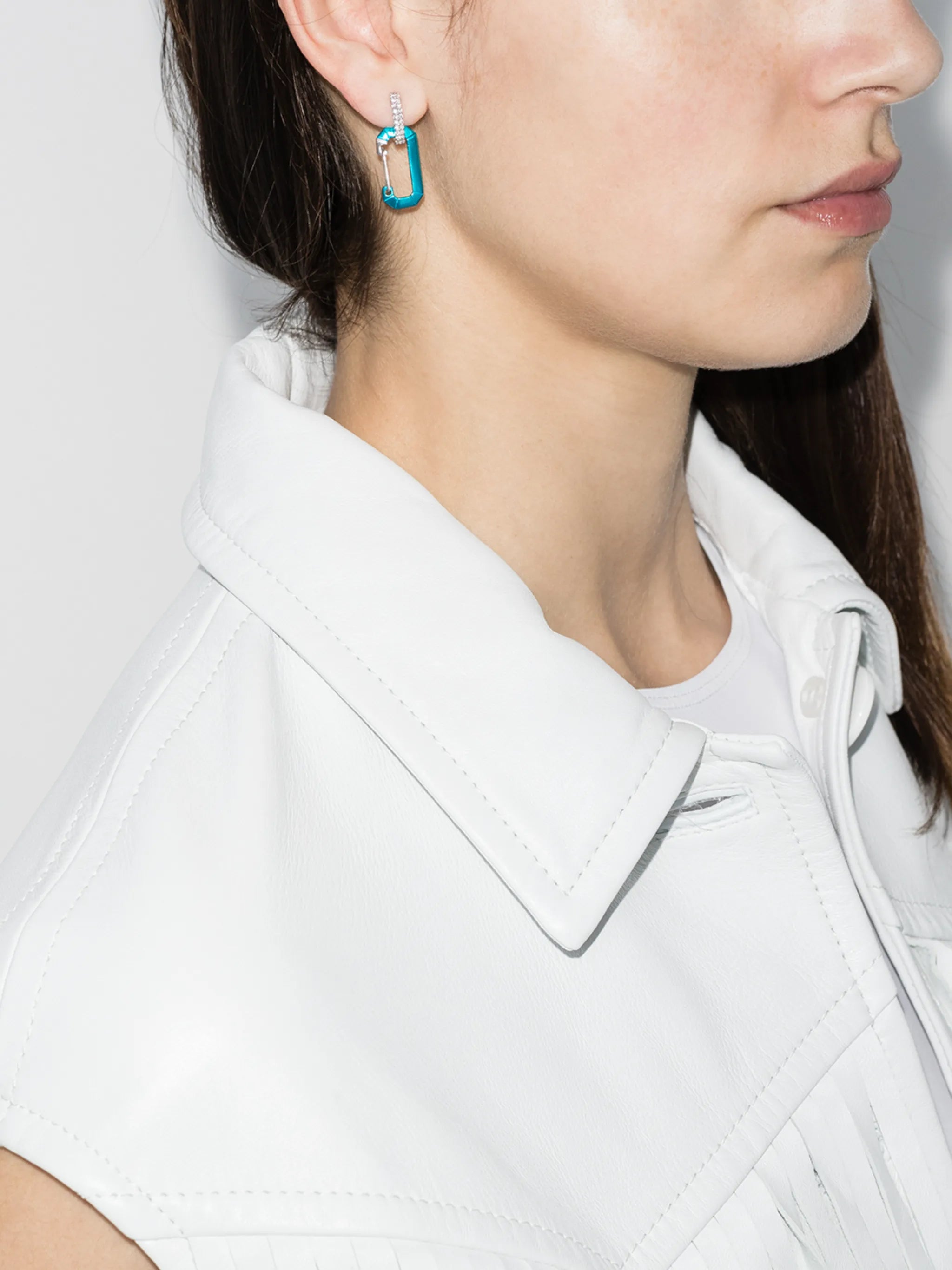 18kt white gold Chiara diamond earring