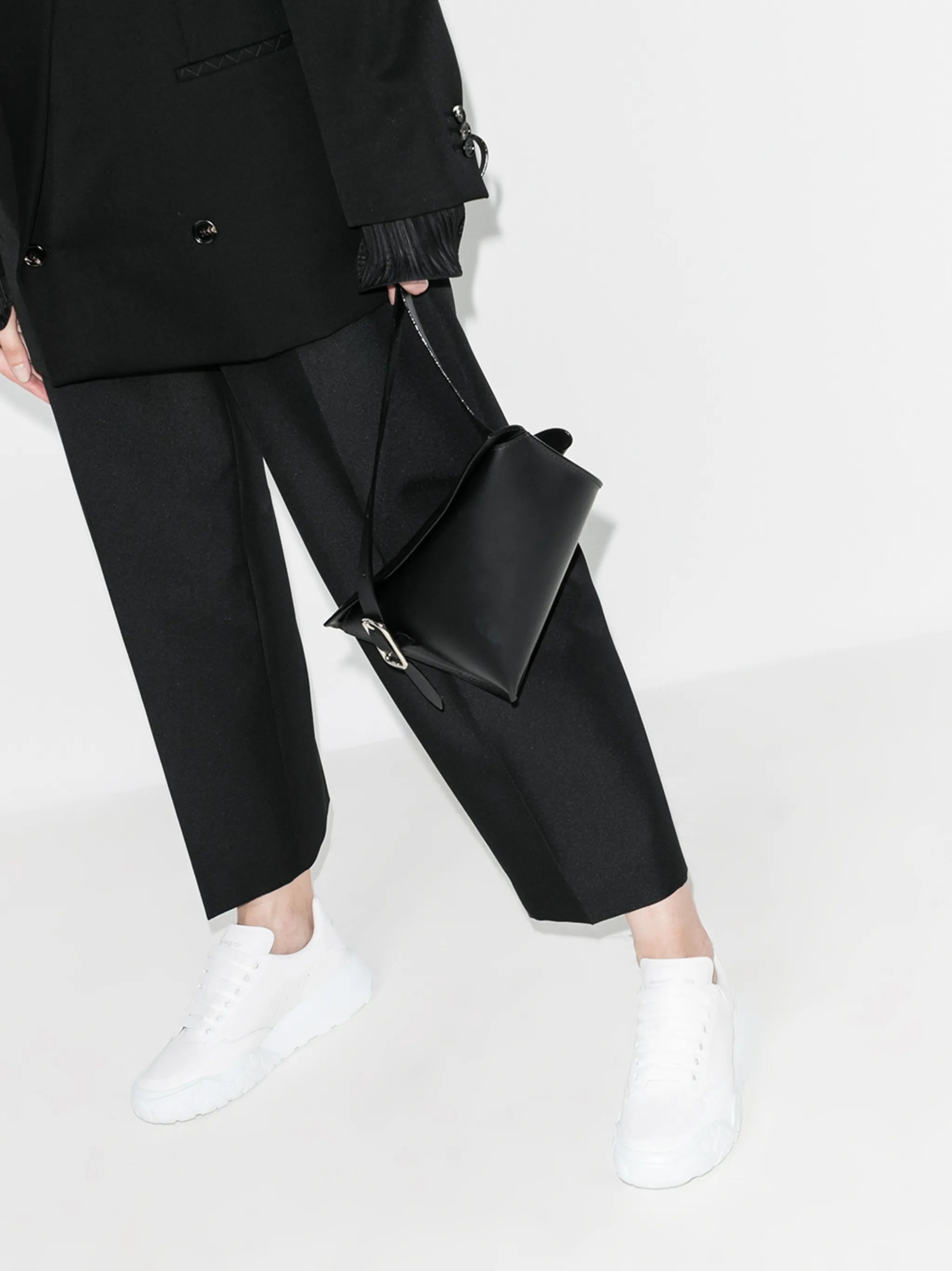 Court leather low-top sneakers