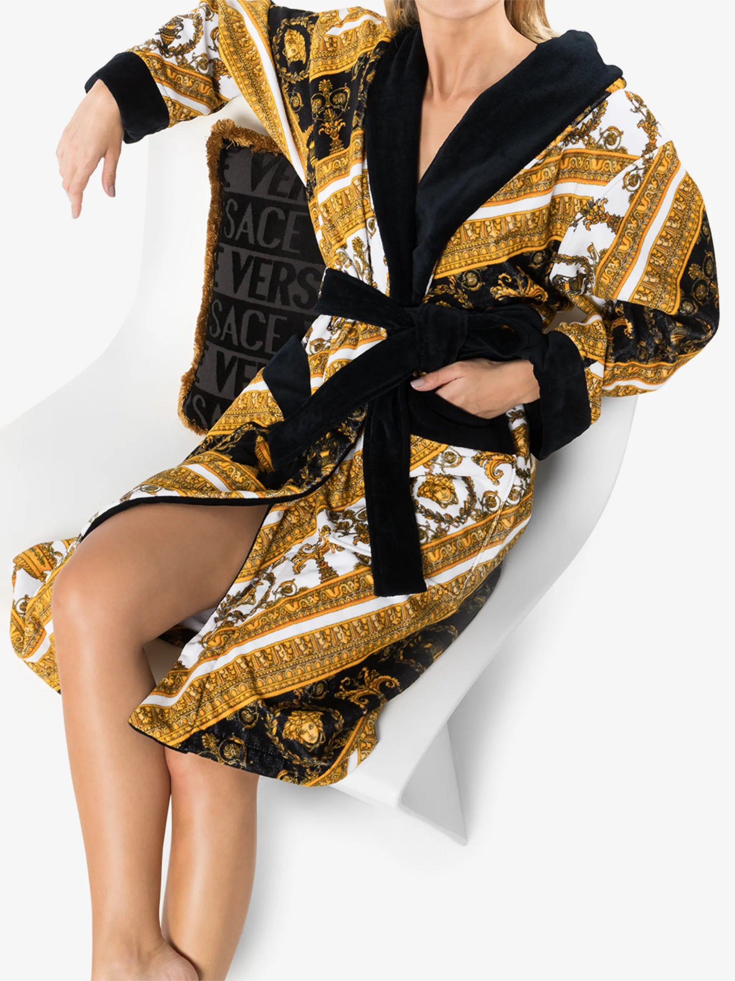 I Heart Baroque bathrobe