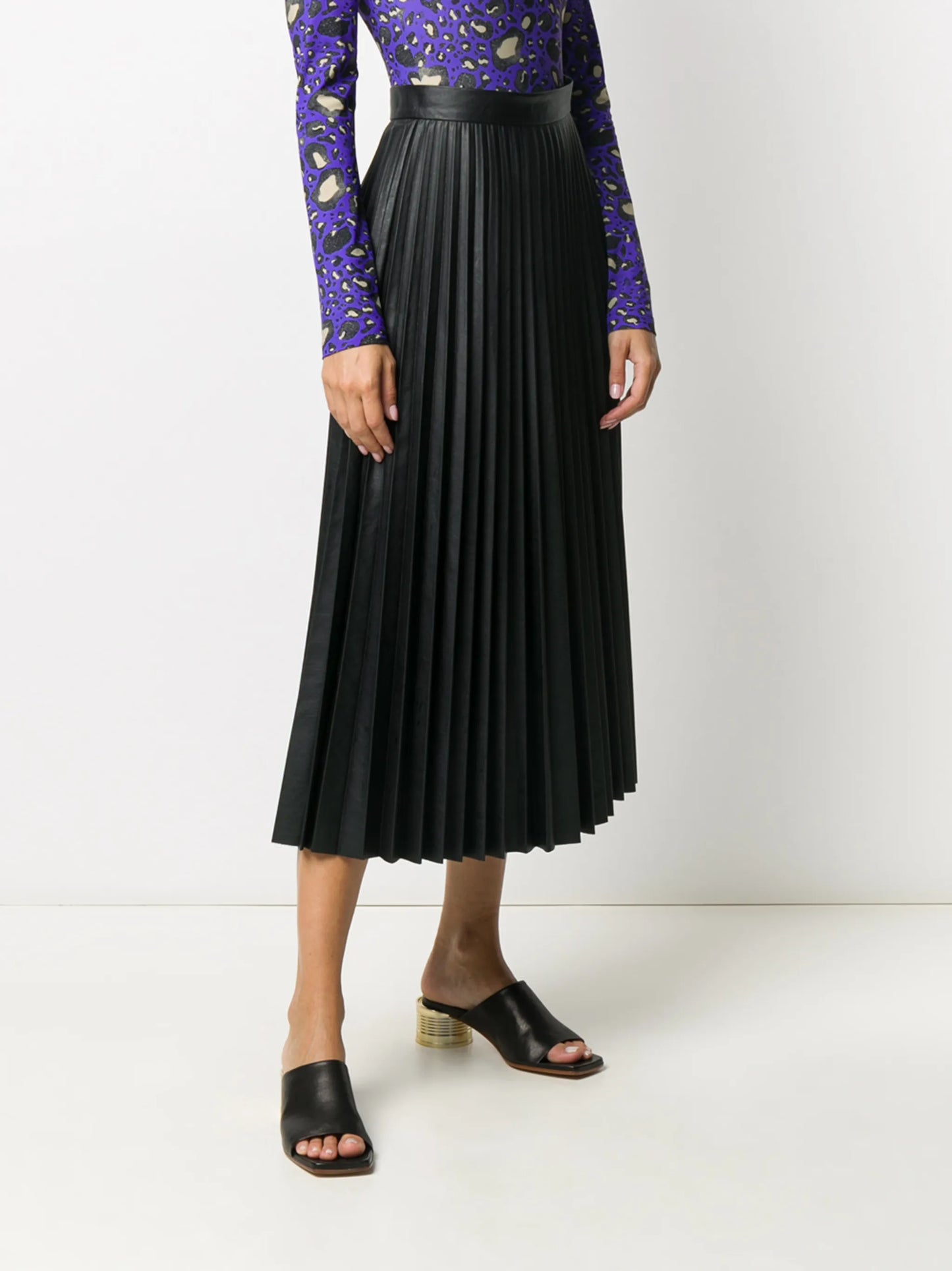 pleated midi skirt