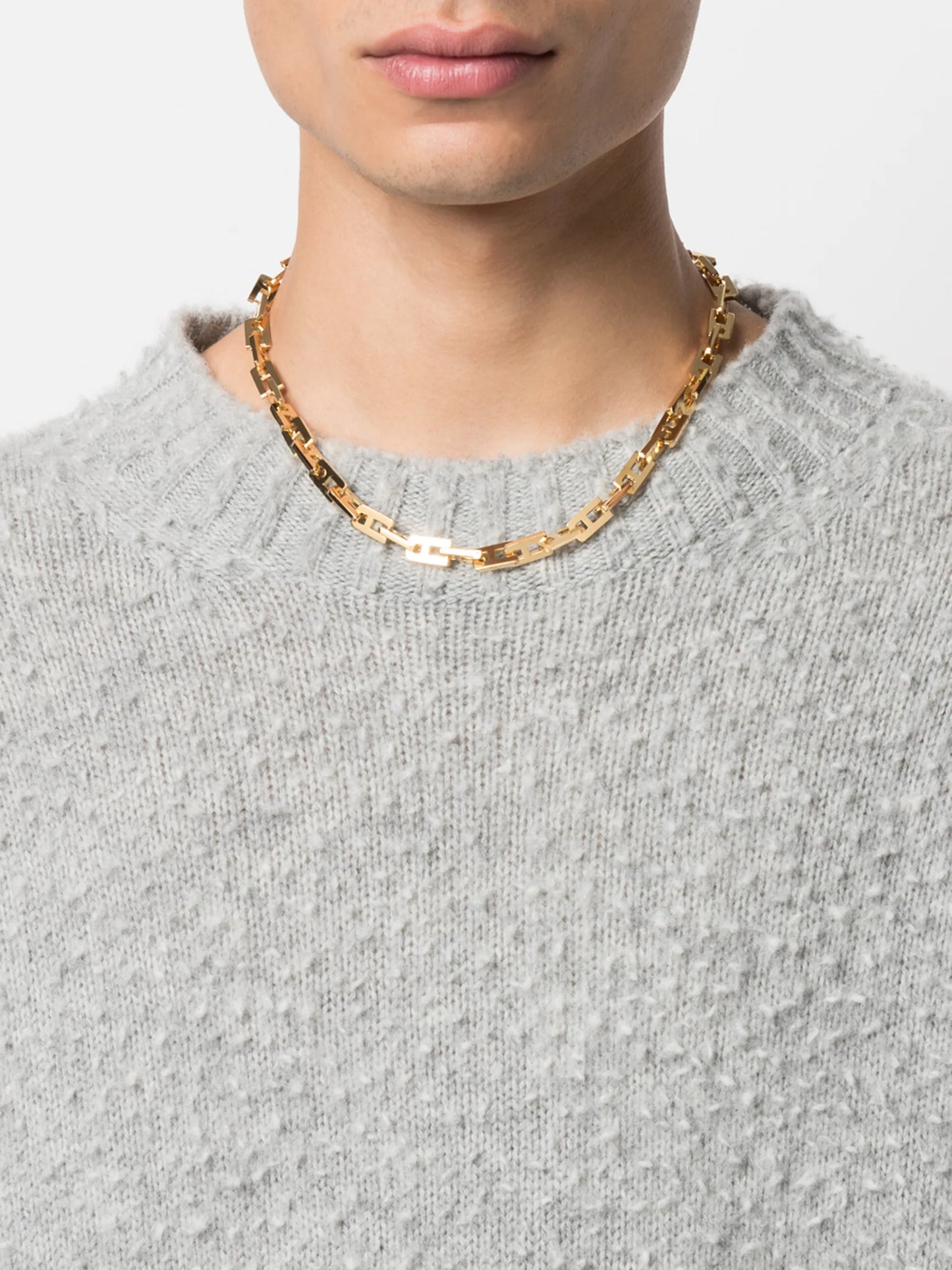 'A'-chain short necklace