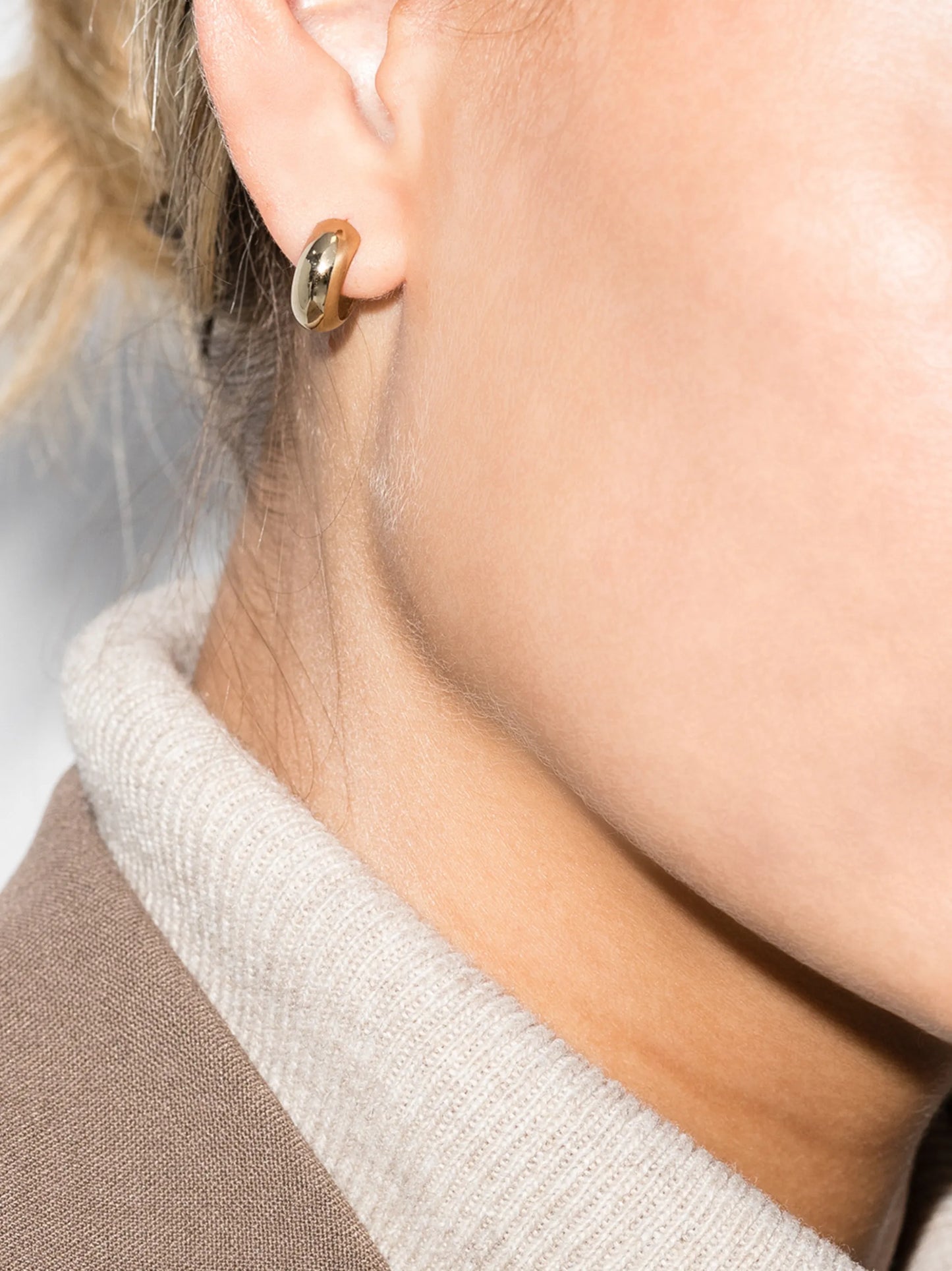14kt yellow gold chunky huggie hoop earrings