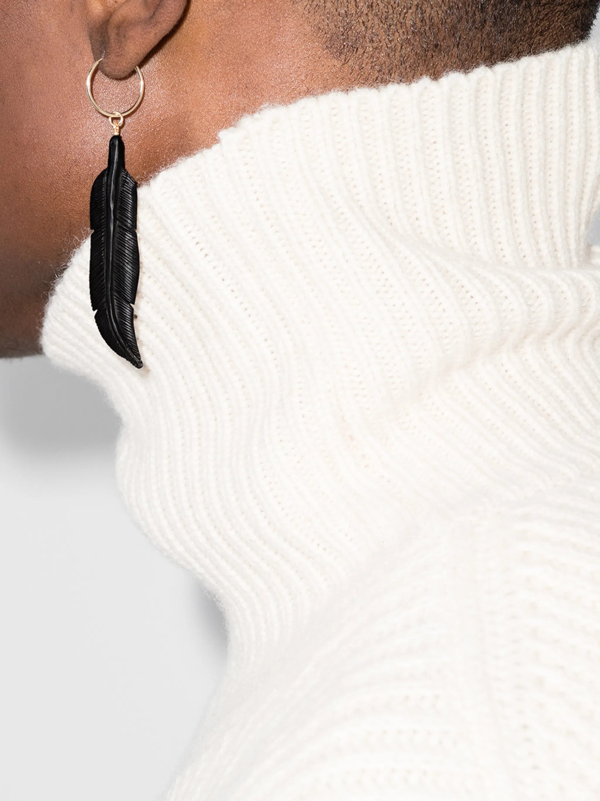 18kt yellow gold feather single earring