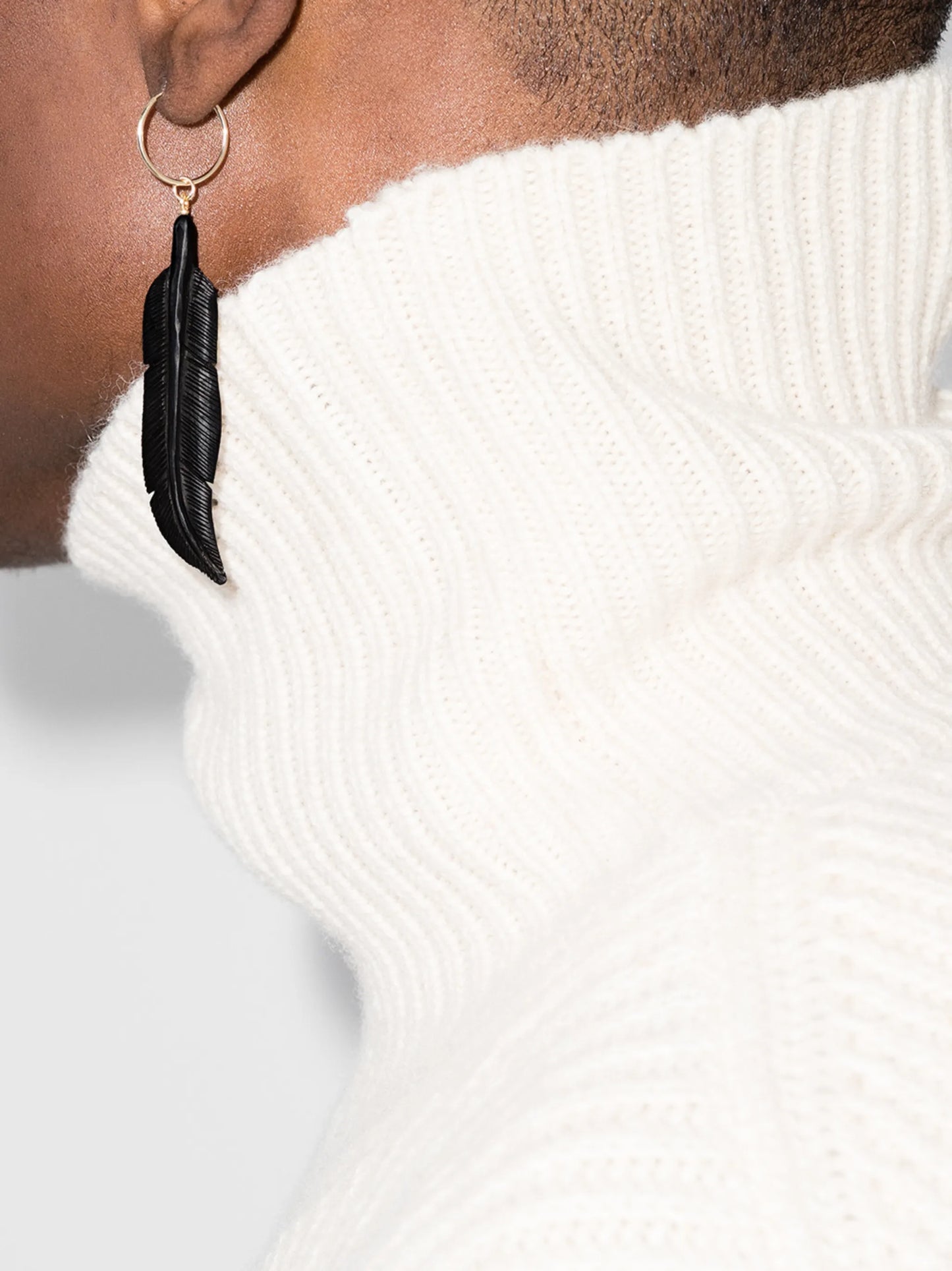 18kt yellow gold feather single earring