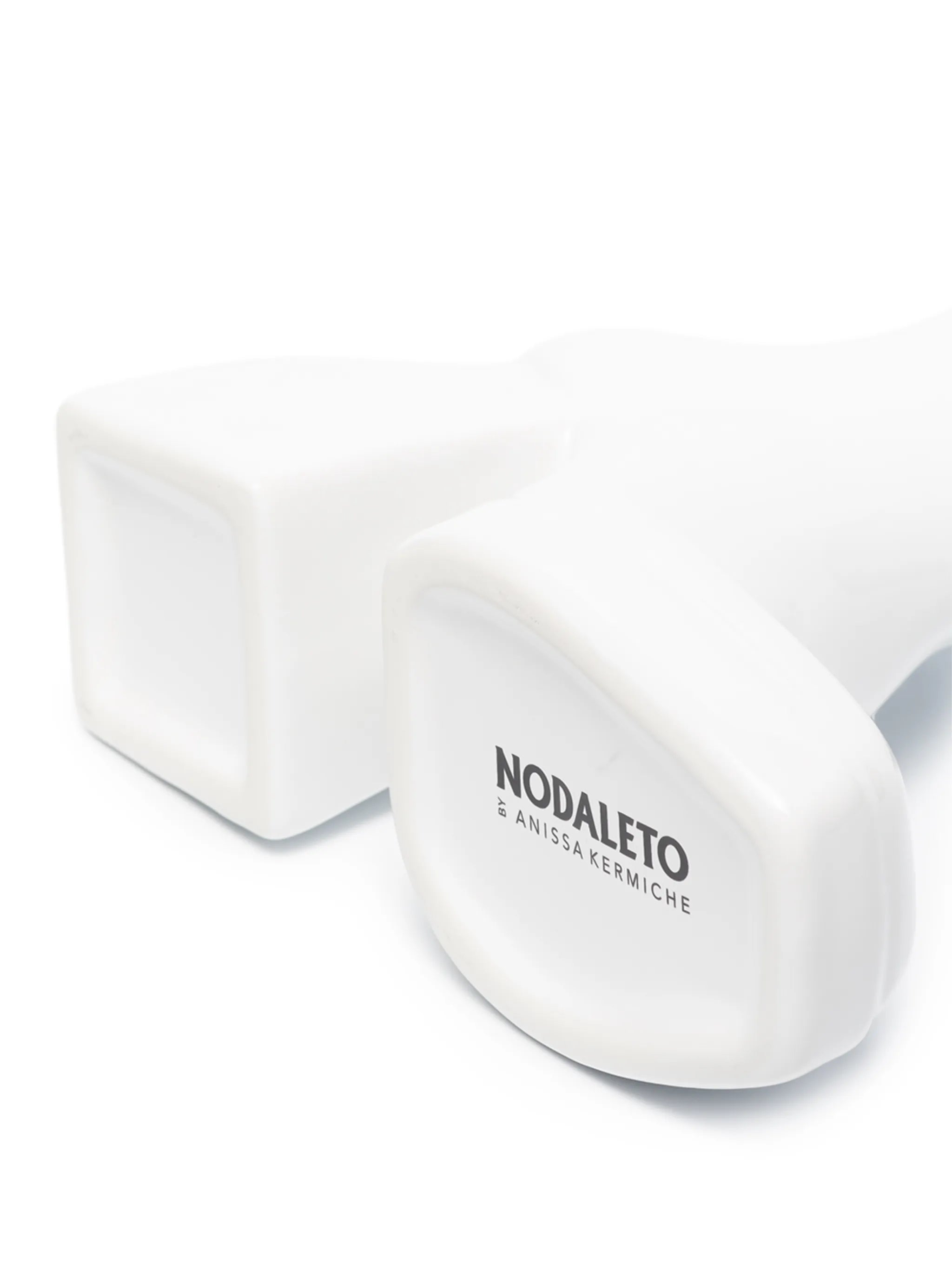 x Nodaleto right-side boot vase