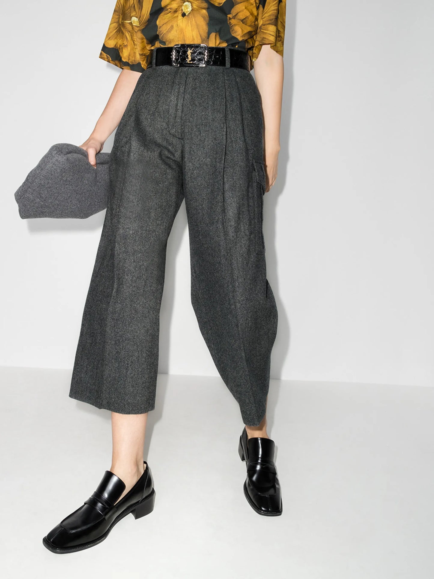 high-waist cropped trousers