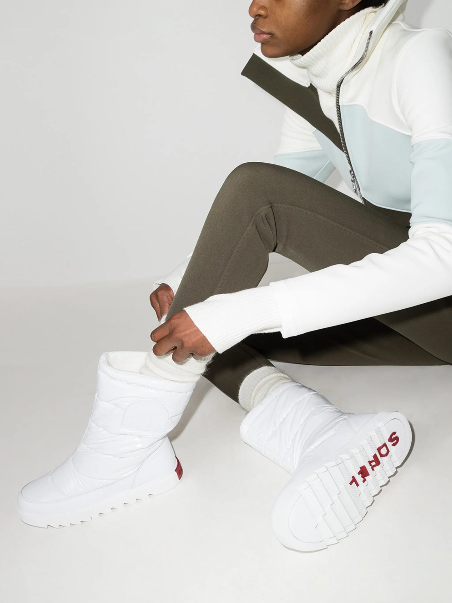 Joan of Arctic puffer boots