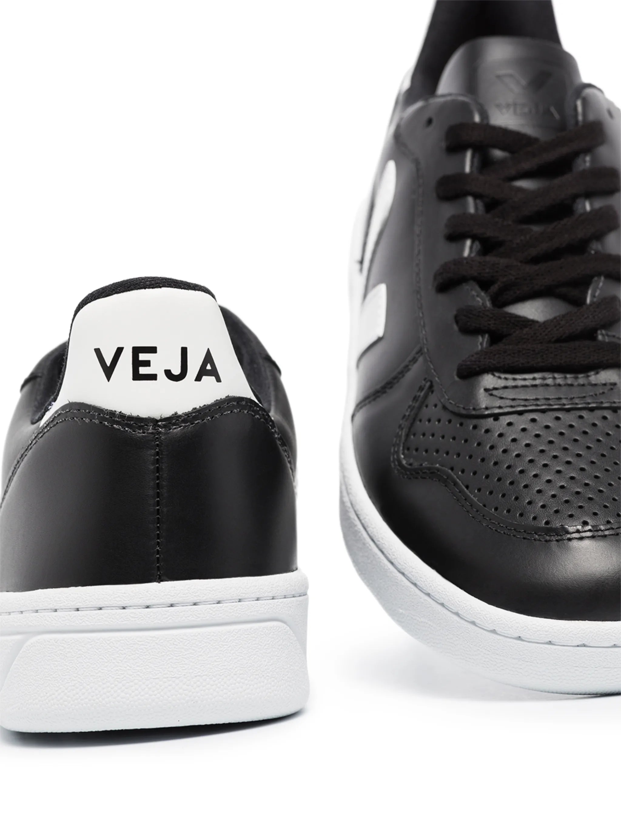 V-10 low-top sneakers