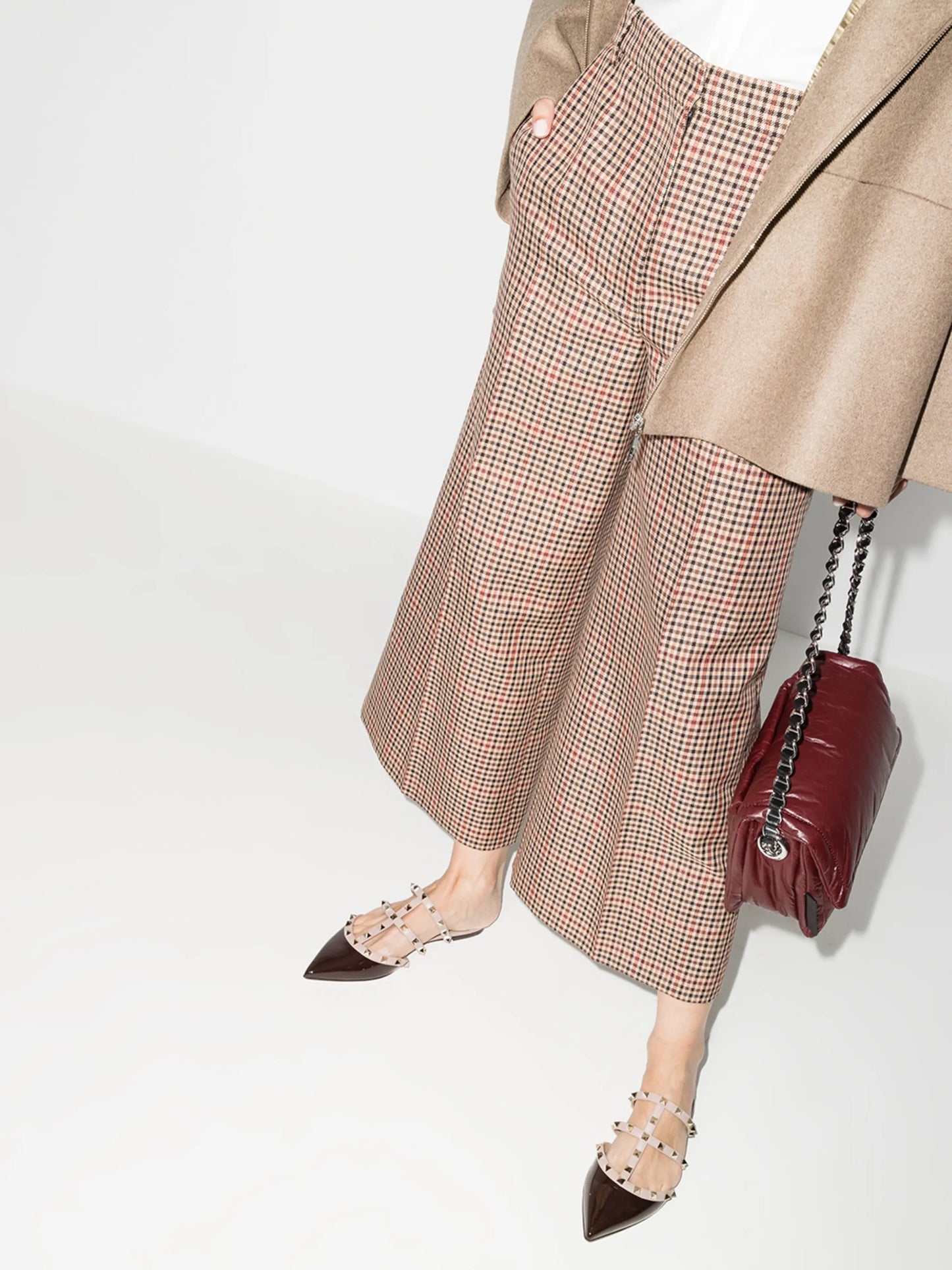 Rockstud patent-leather pumps