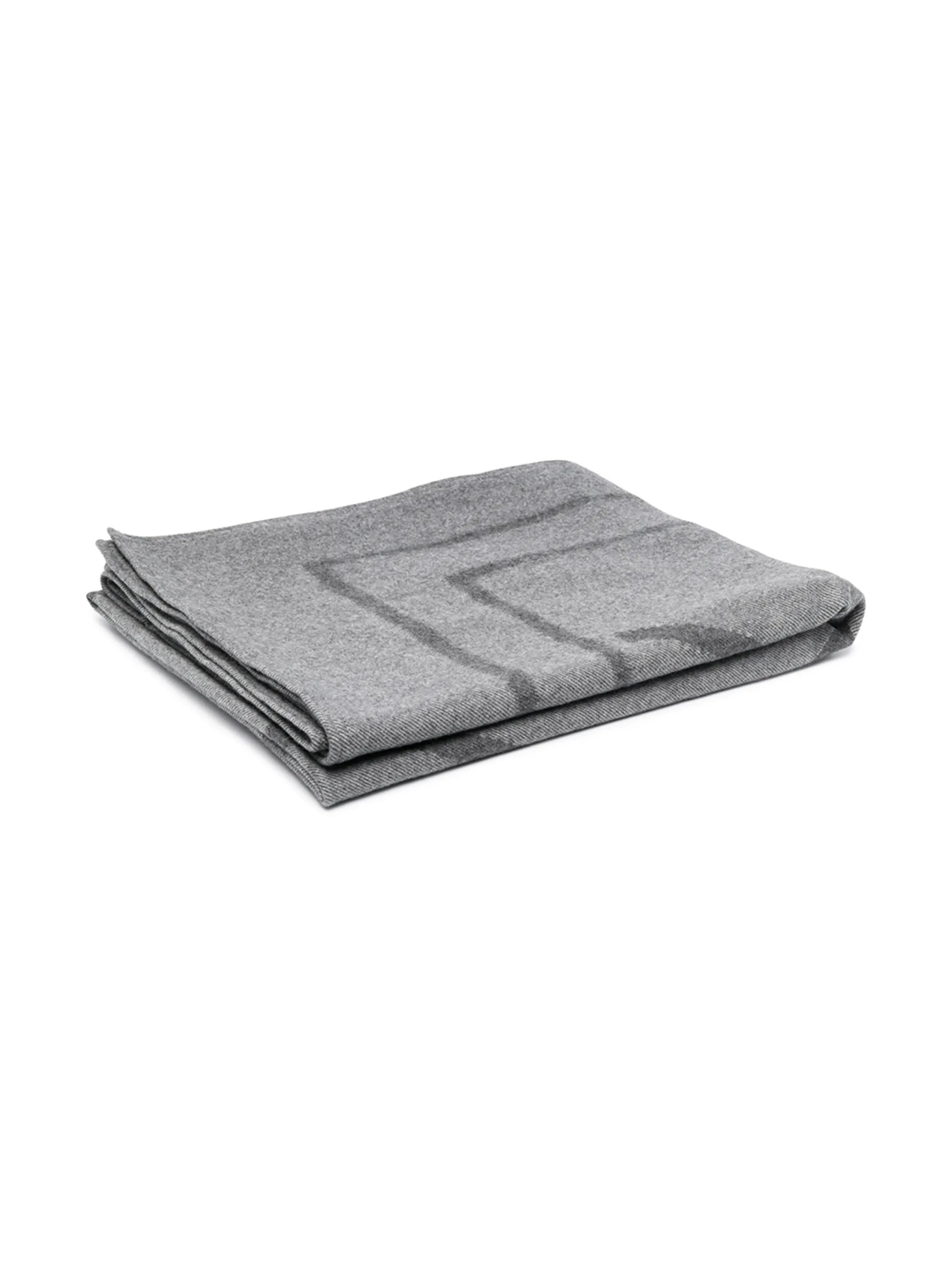 Medusa silhouette throw blanket