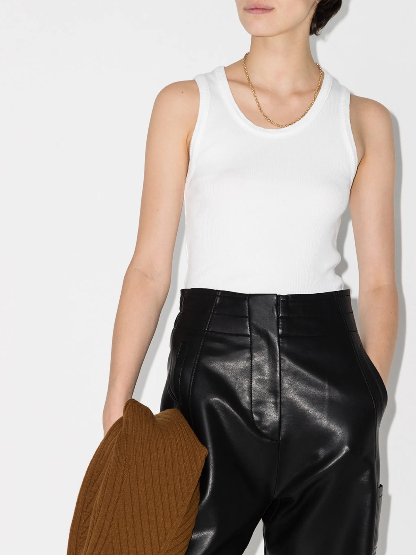 sleeveless tank top