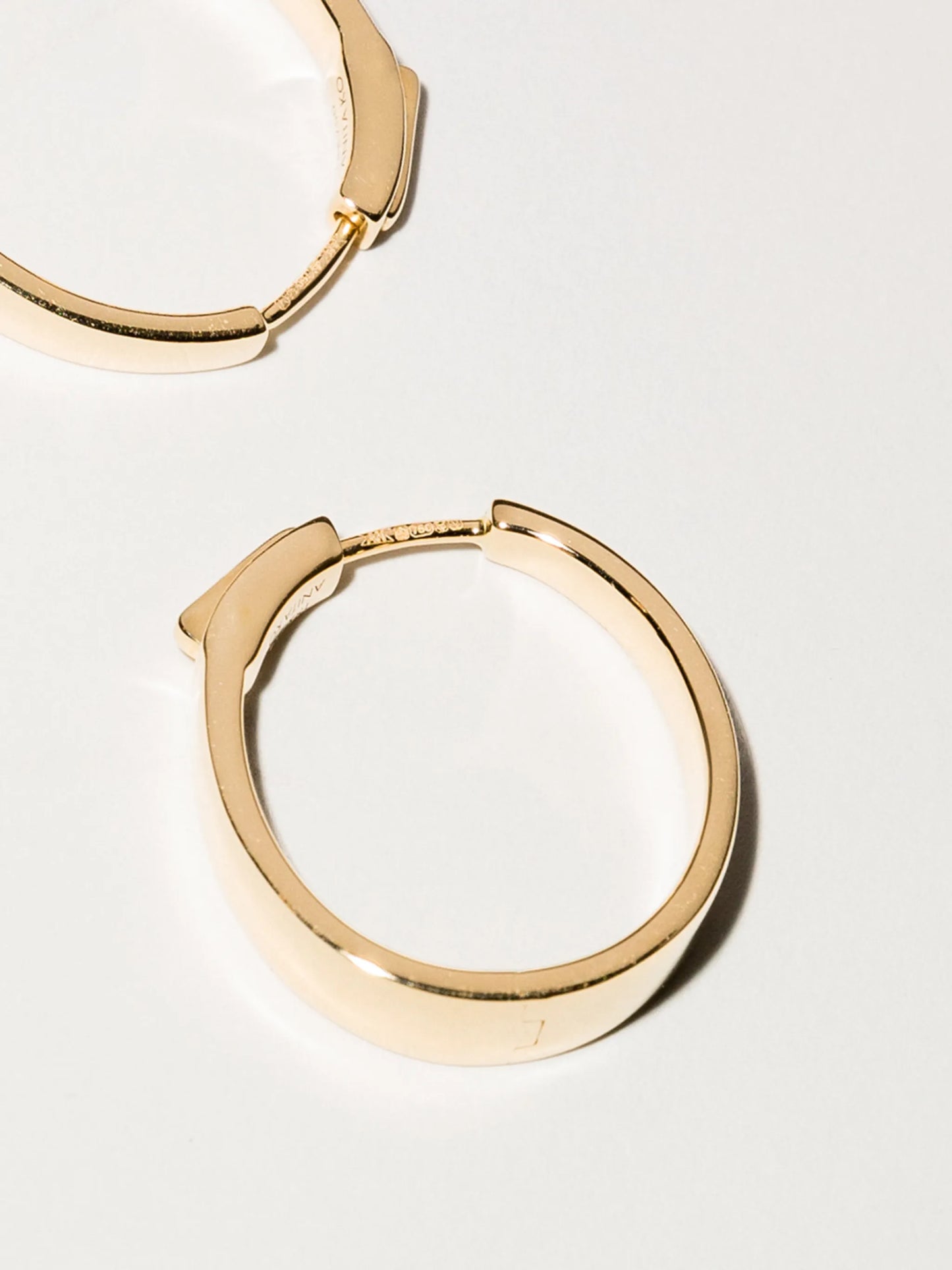 18kt yellow gold Meryl hoop earrings