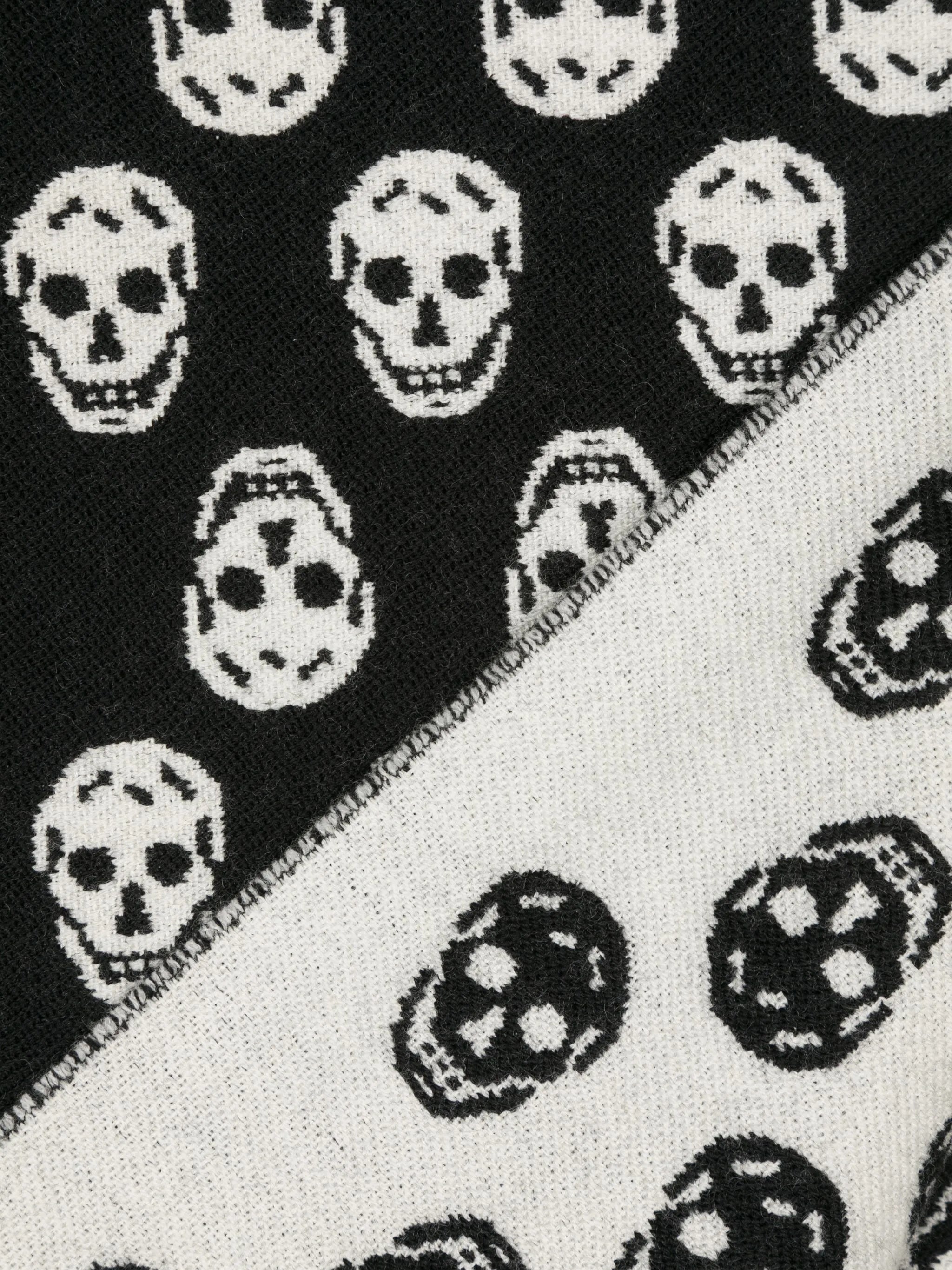 Skull-motif fringed scarf
