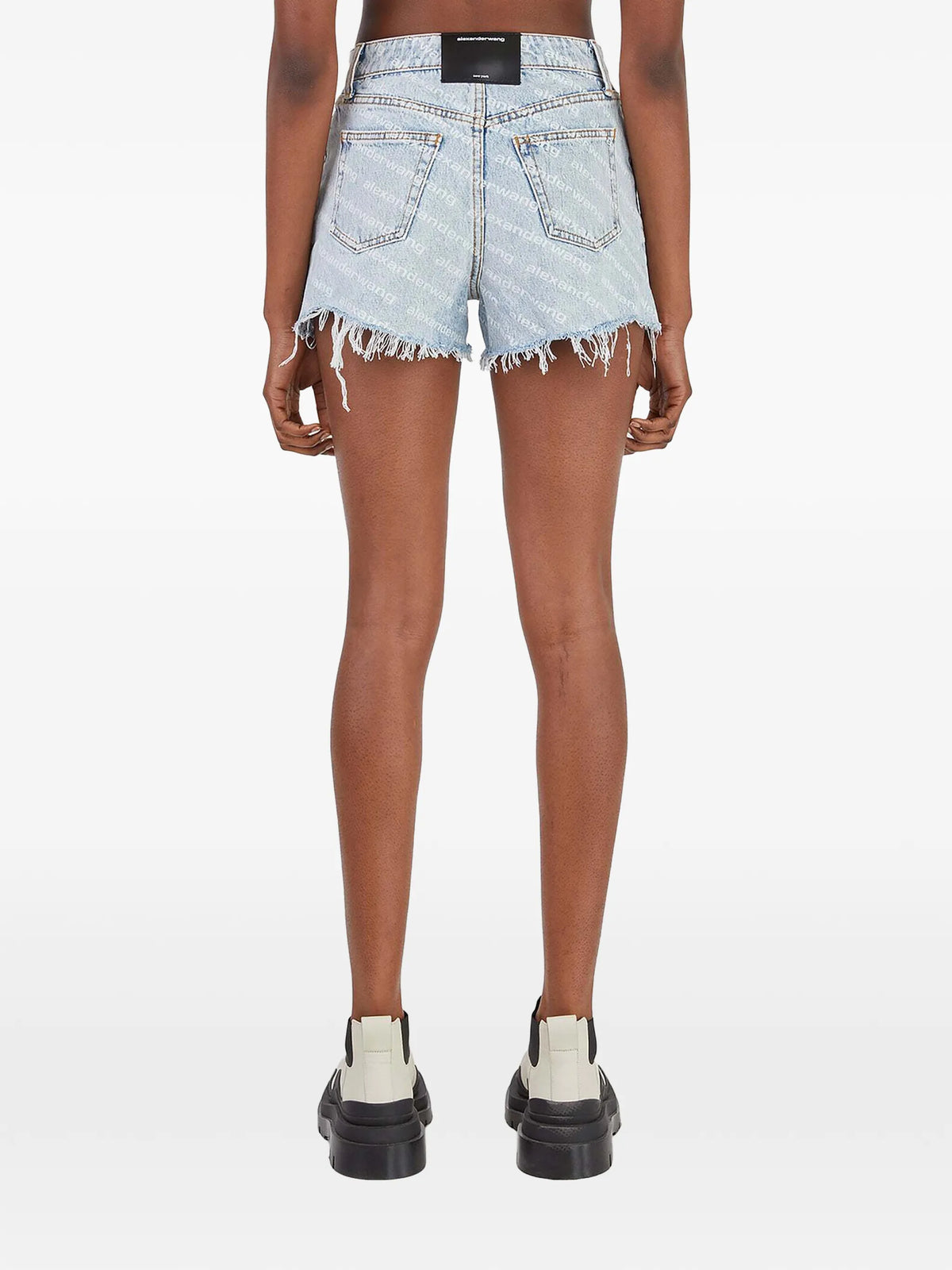 bite-logo short in pebble bleach denim