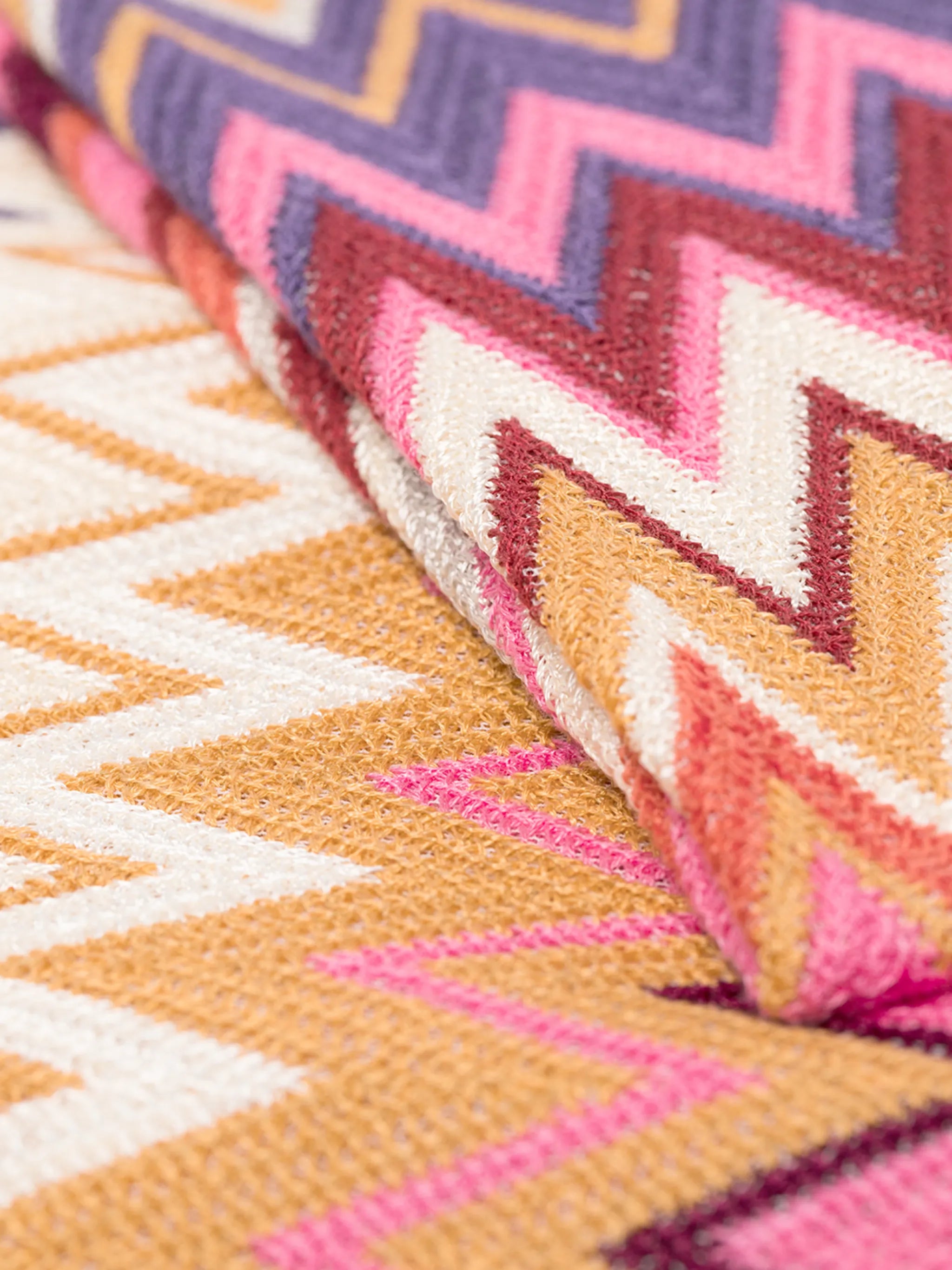 Margot zig-zag throw