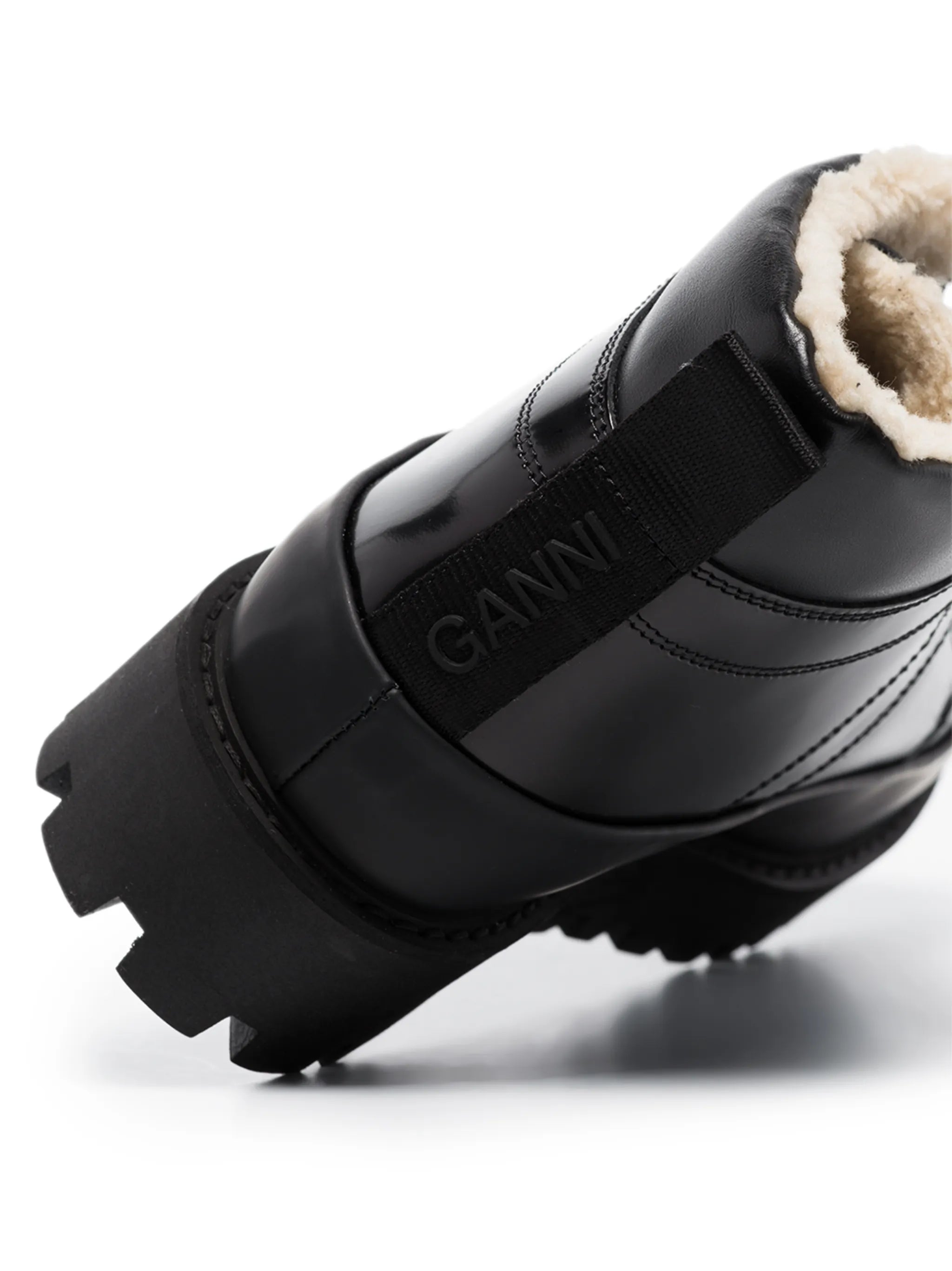 shearling lining lace-up boots