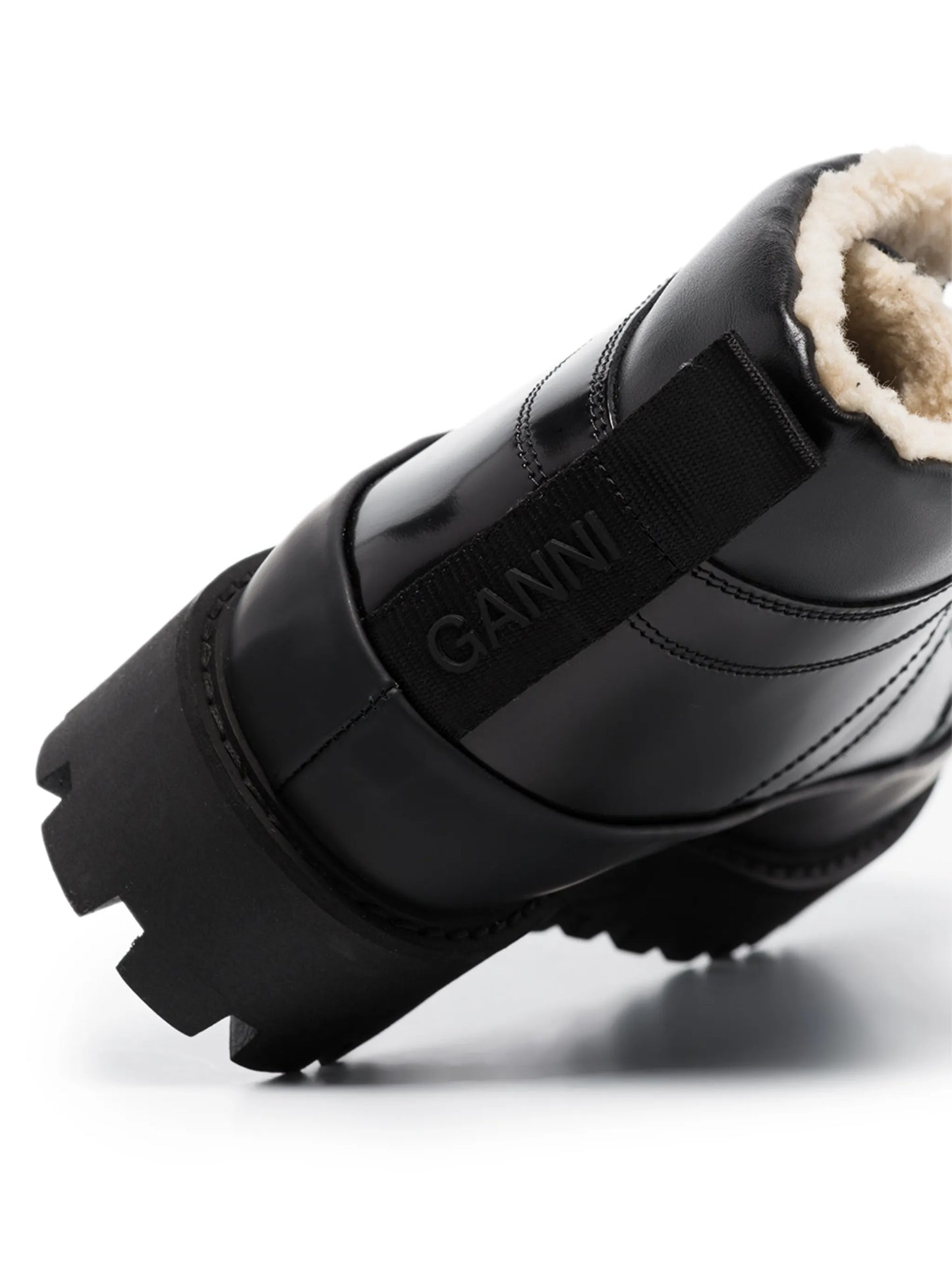 shearling lining lace-up boots