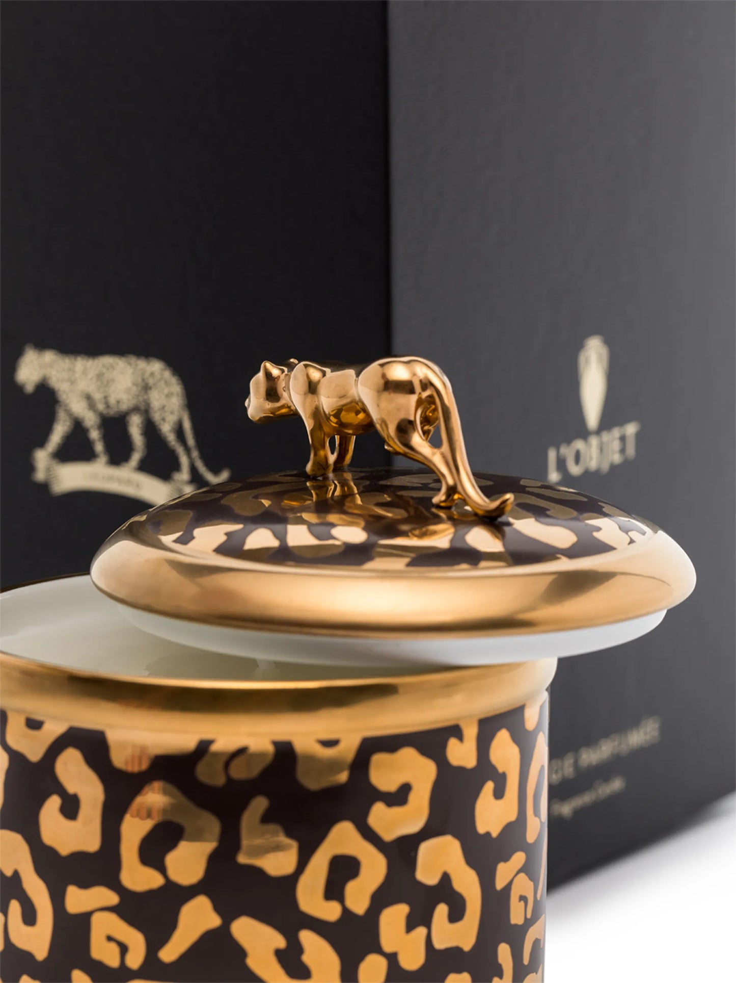 leopard candle 10x11cm