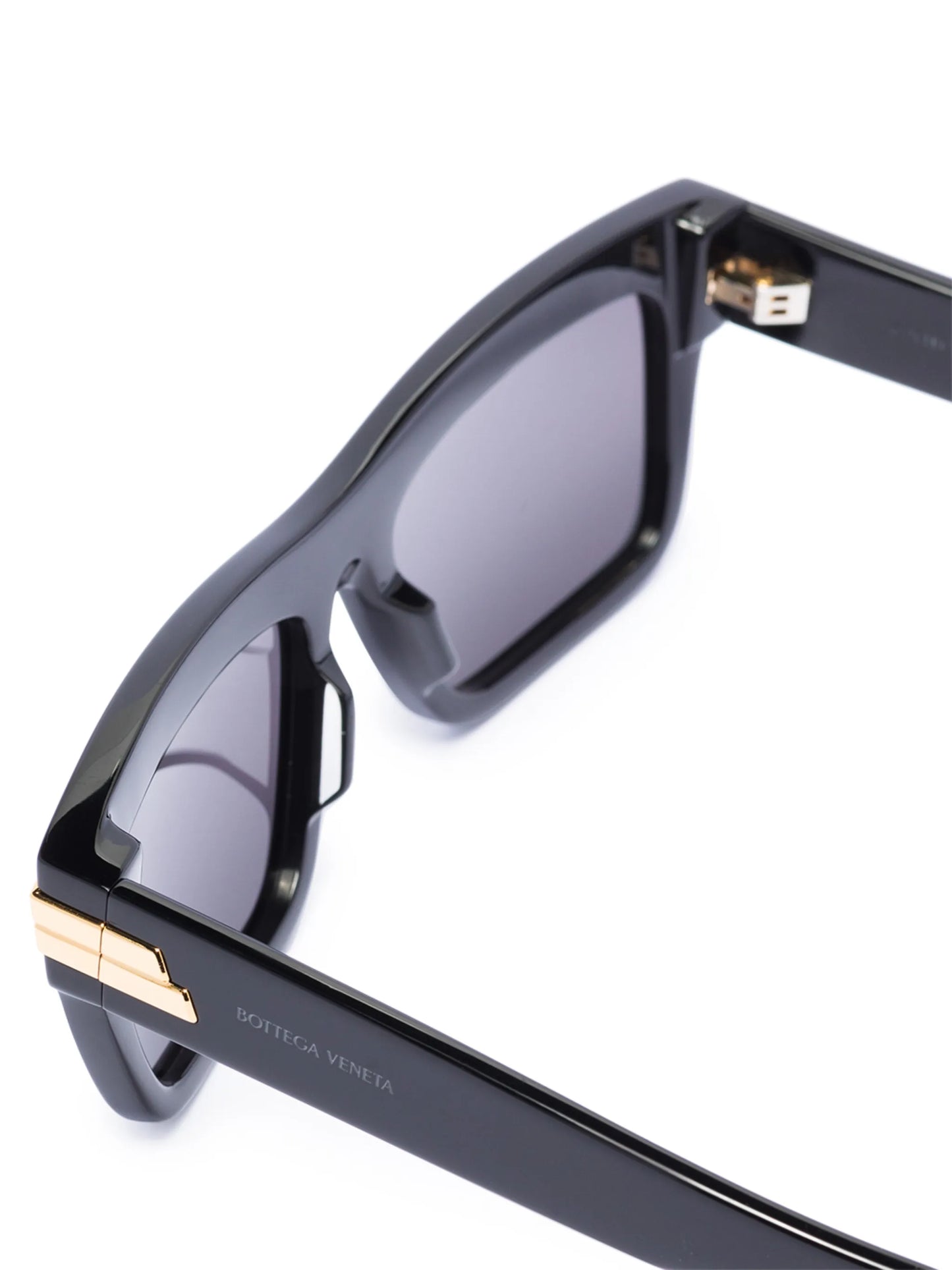 wayfarer-frame sunglasses