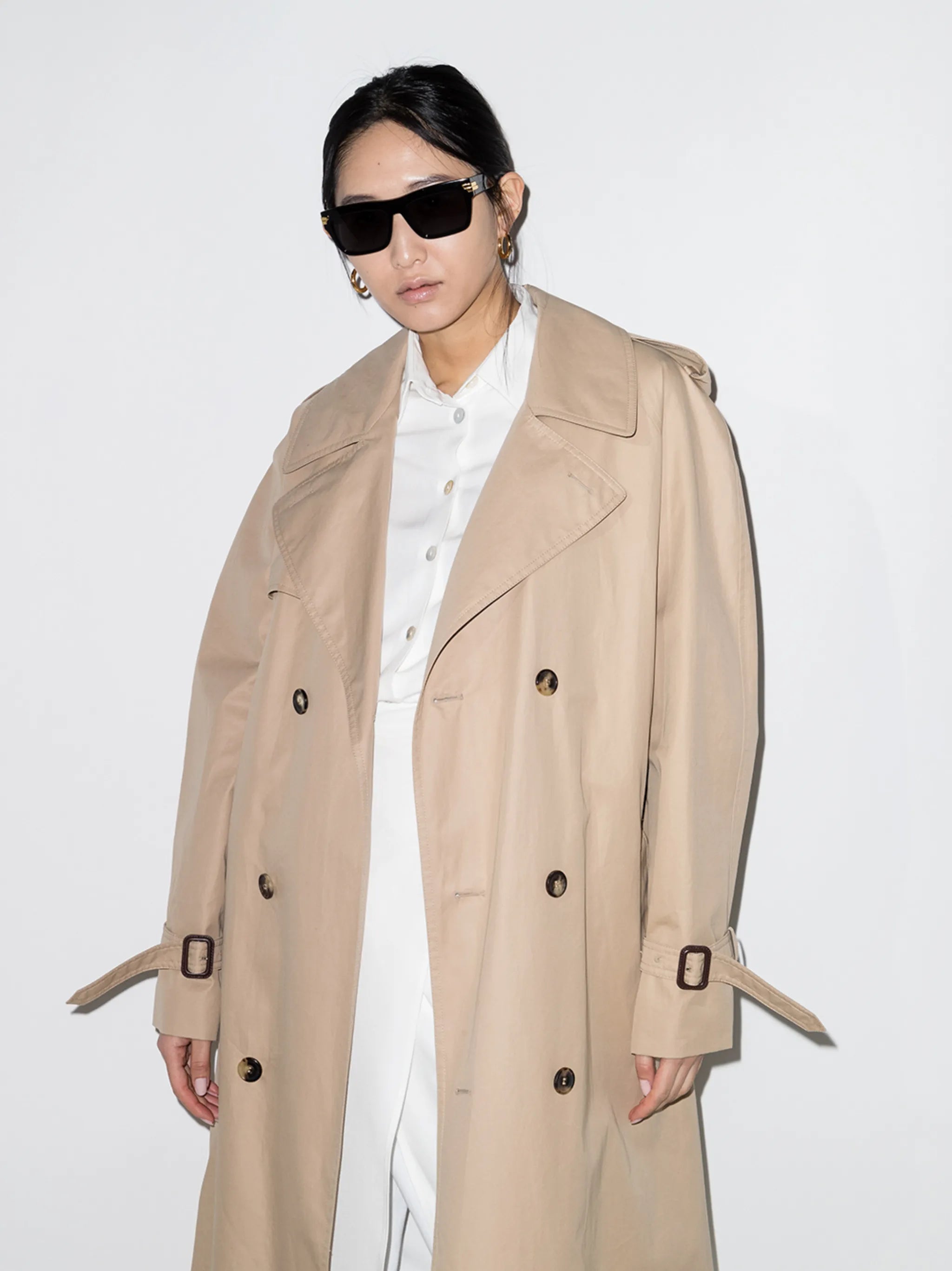 wayfarer-frame sunglasses