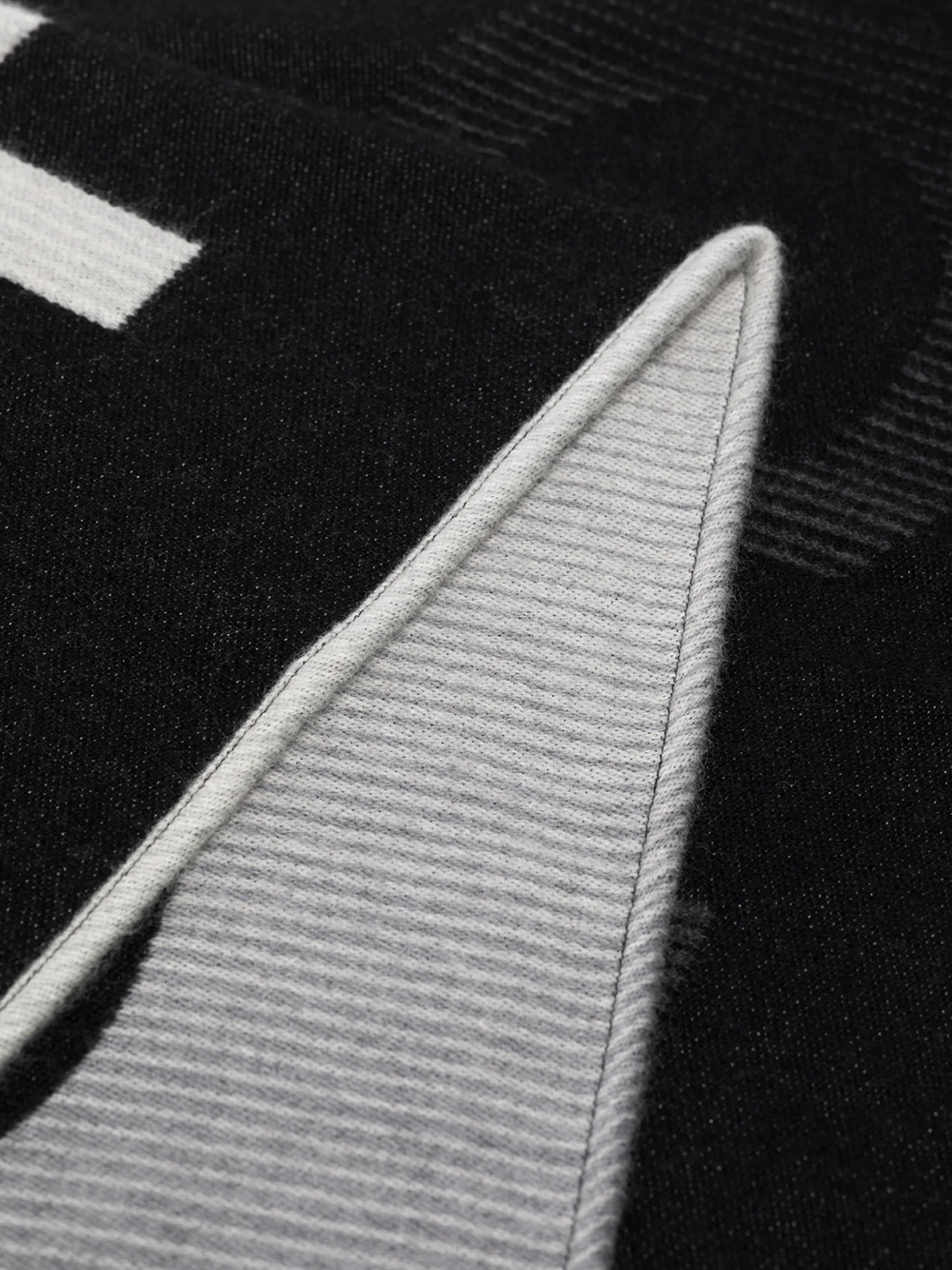 logo knitted scarf